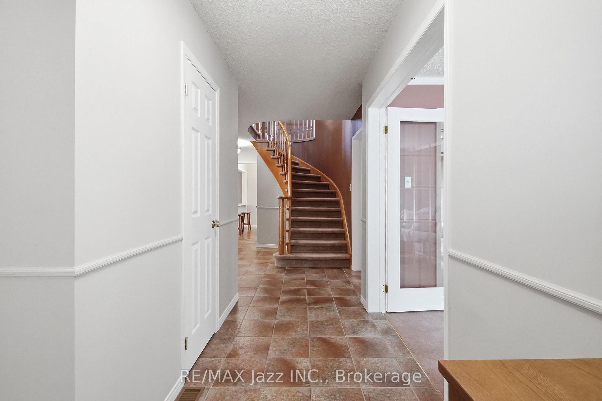 Photo 6 of 6 Aldcroft Crescent, Clarington, Bowmanville — HOMEH