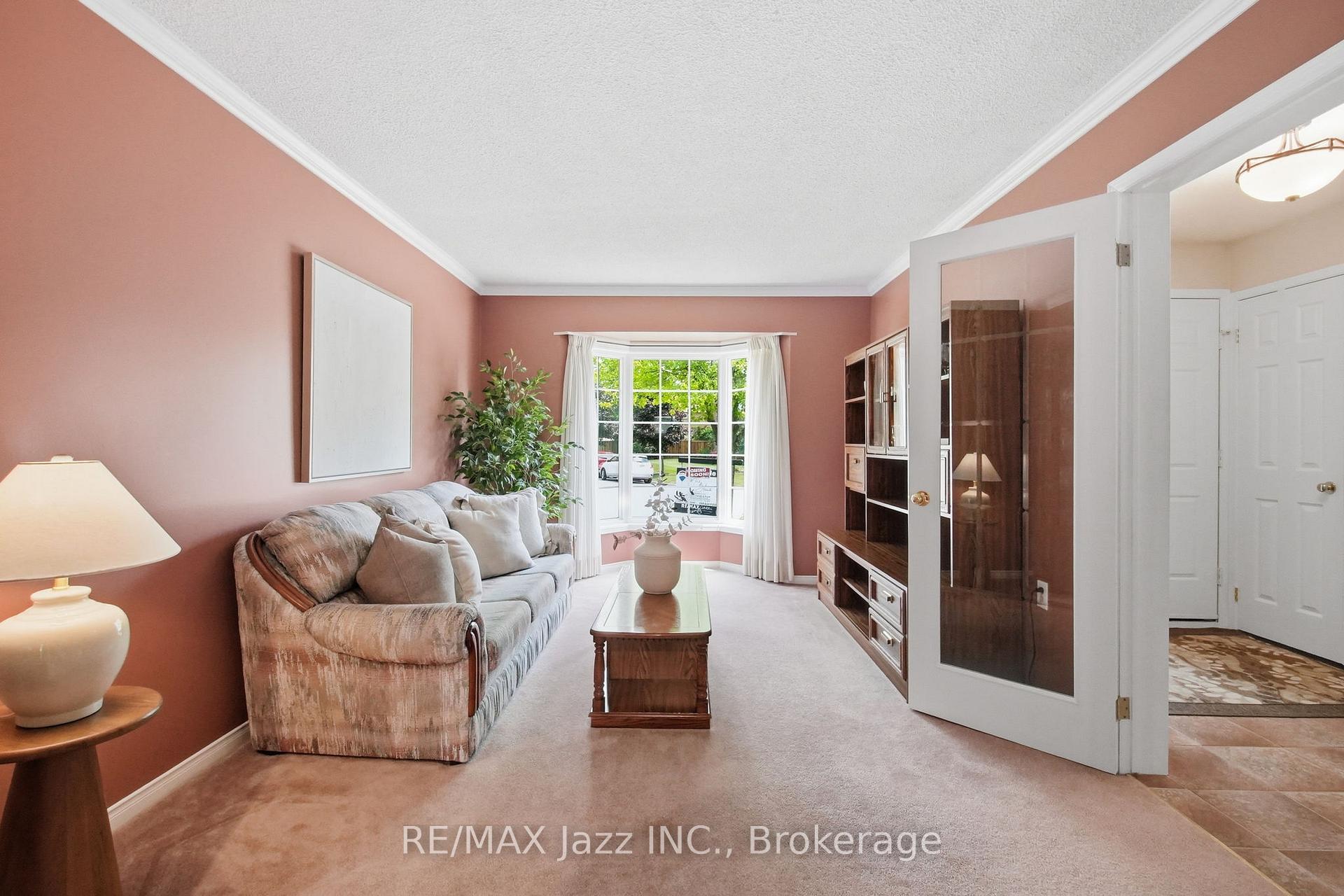 Photo 7 of 6 Aldcroft Crescent, Clarington, Bowmanville — HOMEH