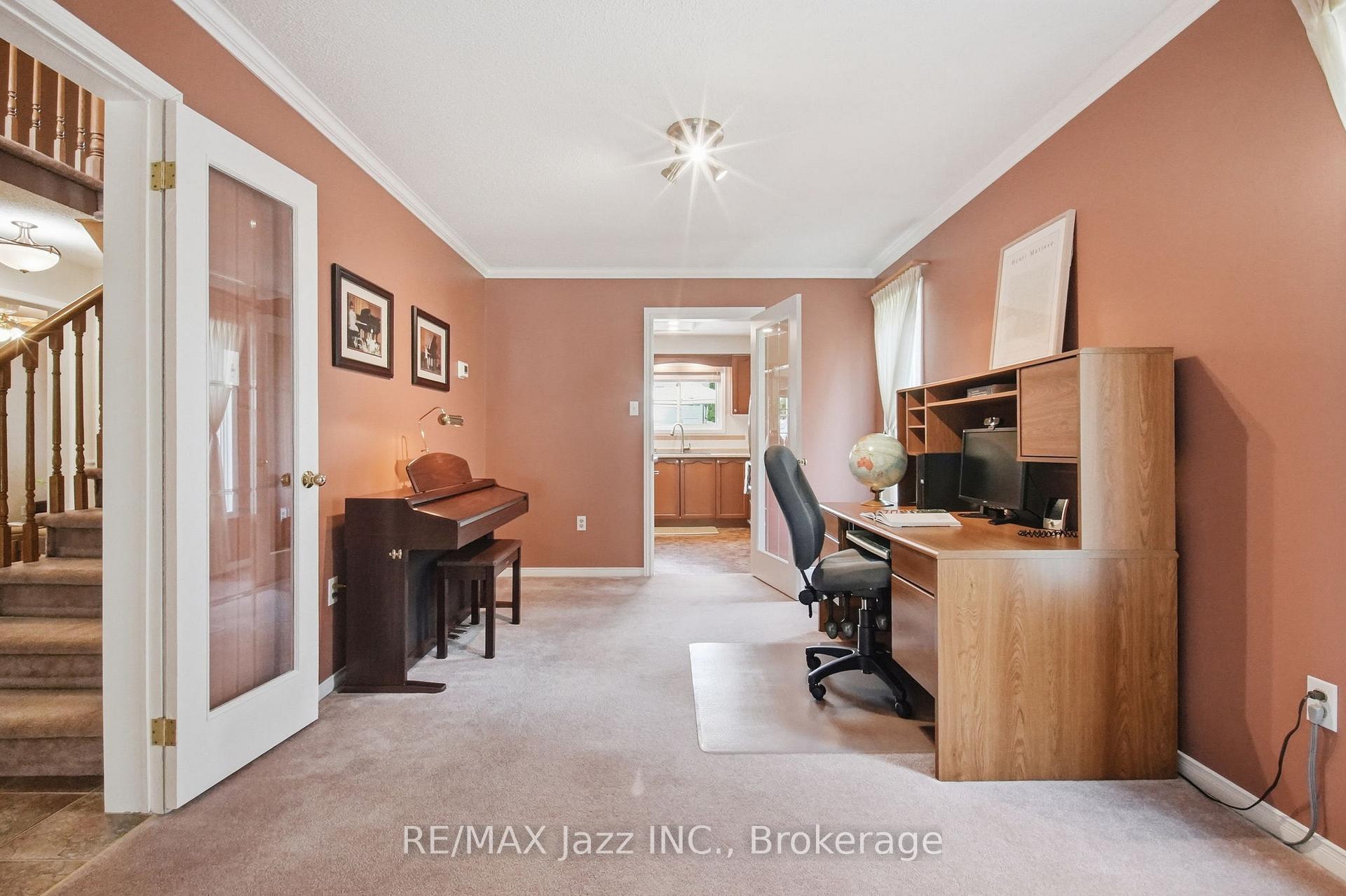 Photo 9 of 6 Aldcroft Crescent, Clarington, Bowmanville — HOMEH