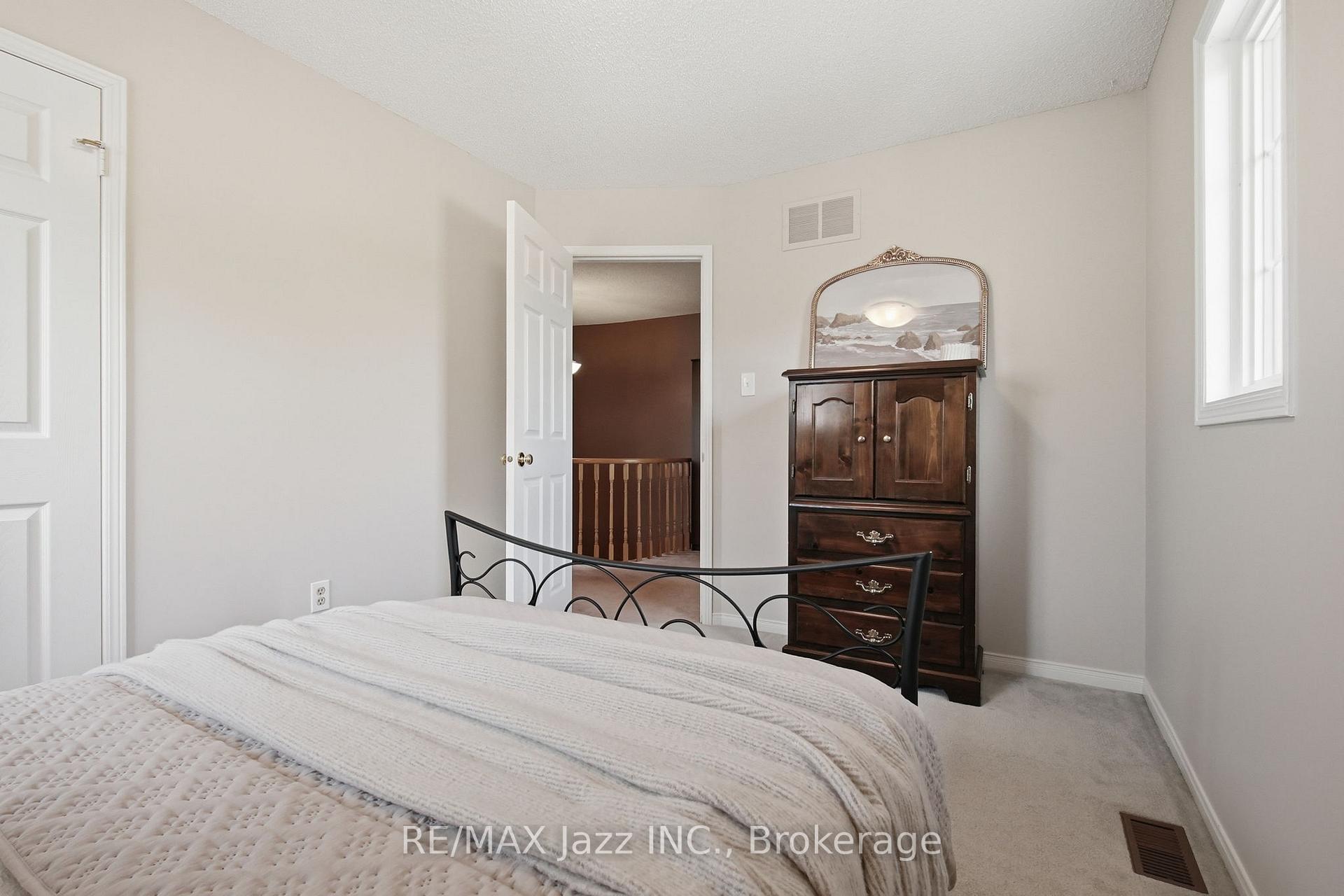 Photo 24 of 6 Aldcroft Crescent, Clarington, Bowmanville — HOMEH