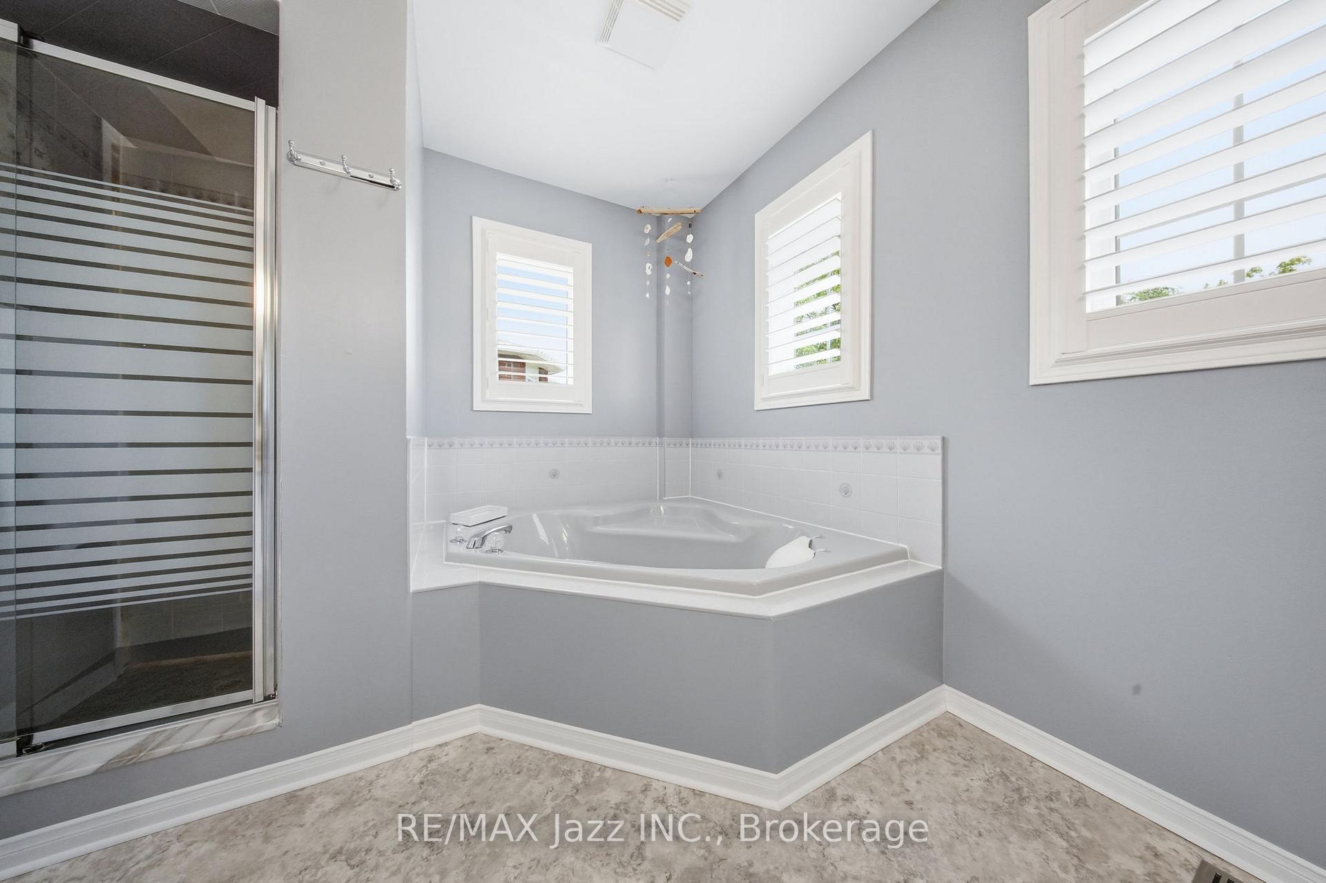 Photo 37 of 6 Aldcroft Crescent, Clarington, Bowmanville — HOMEH