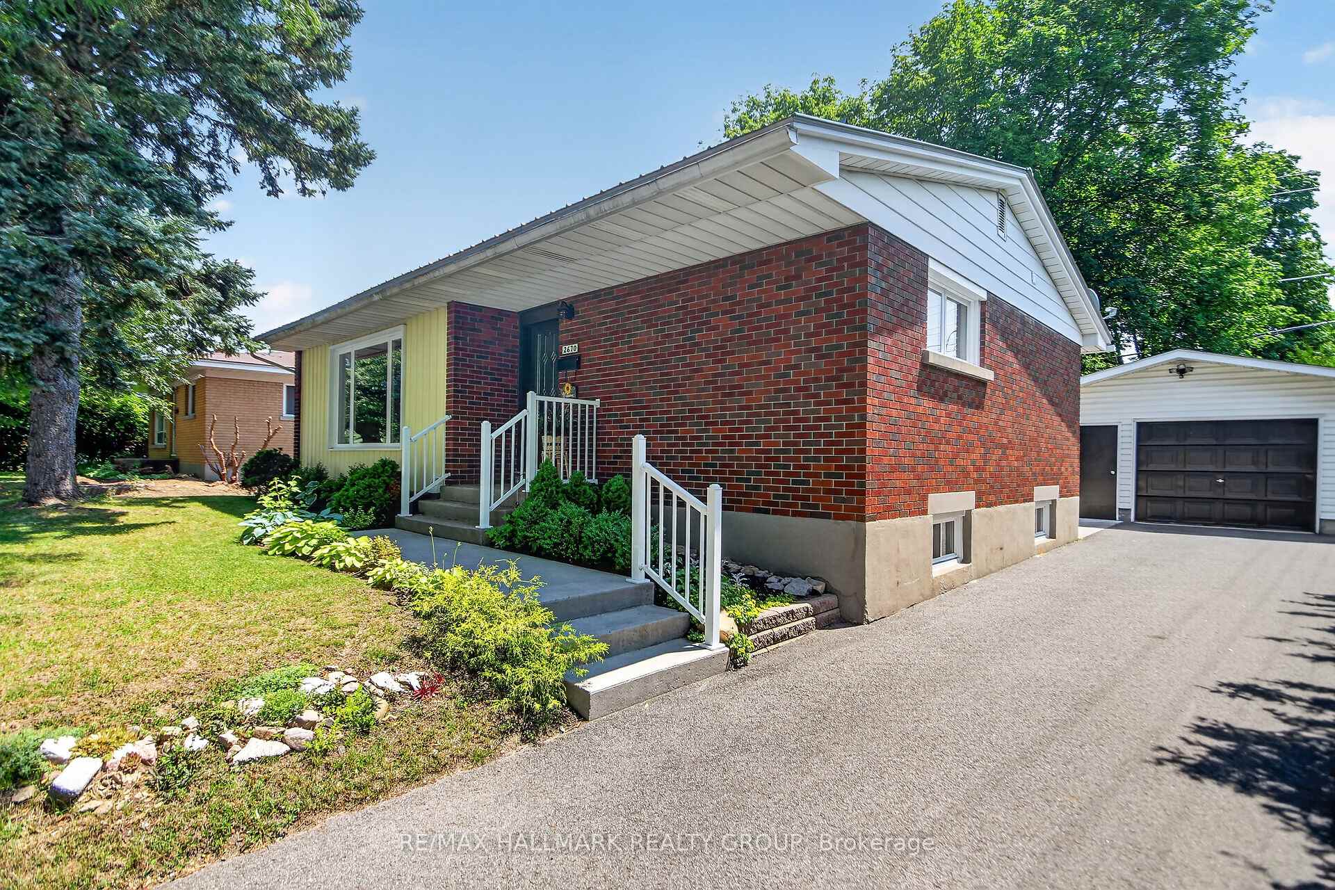 Photo 3 of 2670 Iris Street, Ottawa, Queensway Terrace South/Ridgeview — HOMEH