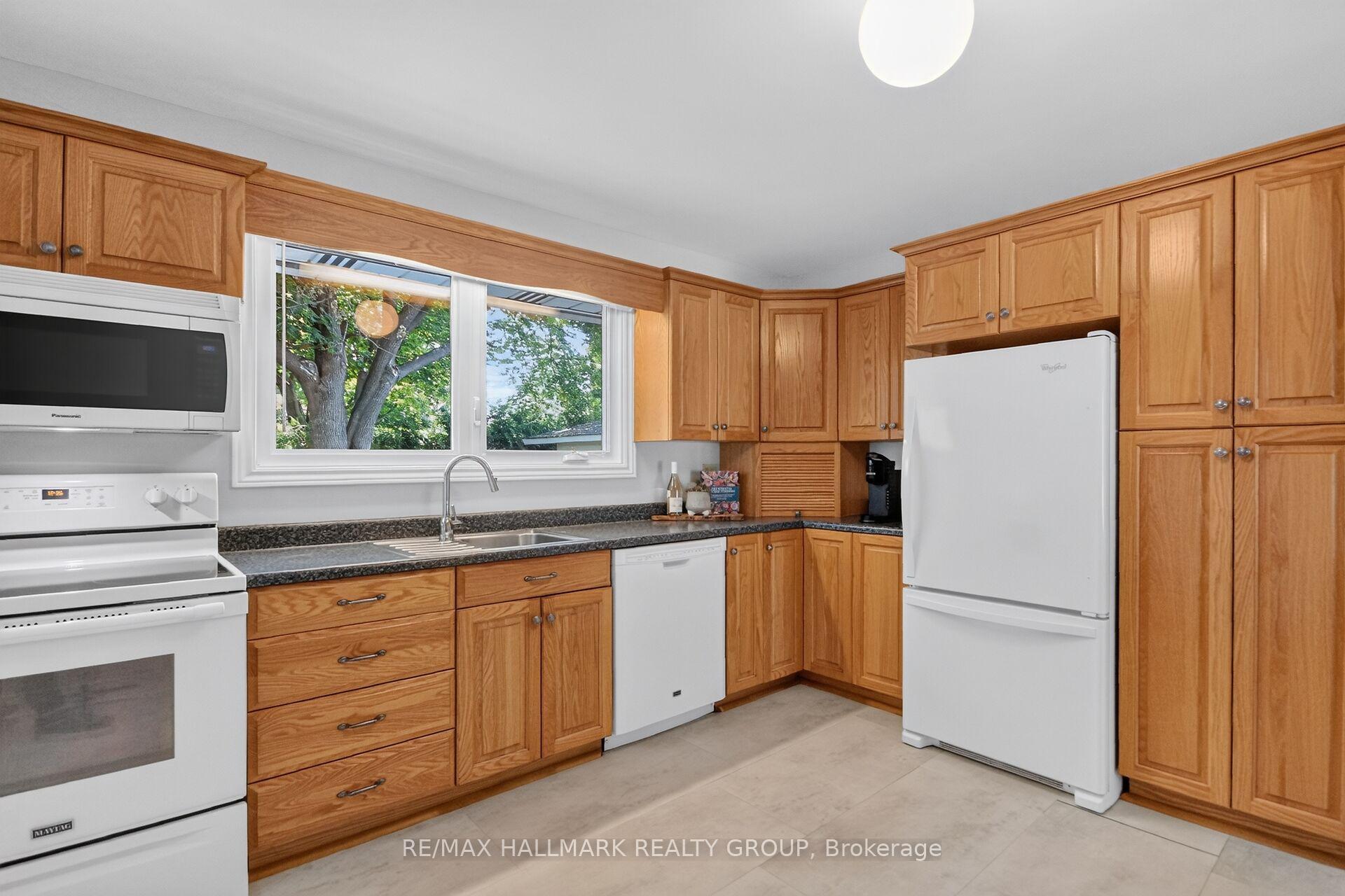 Photo 17 of 2670 Iris Street, Ottawa, Queensway Terrace South/Ridgeview — HOMEH