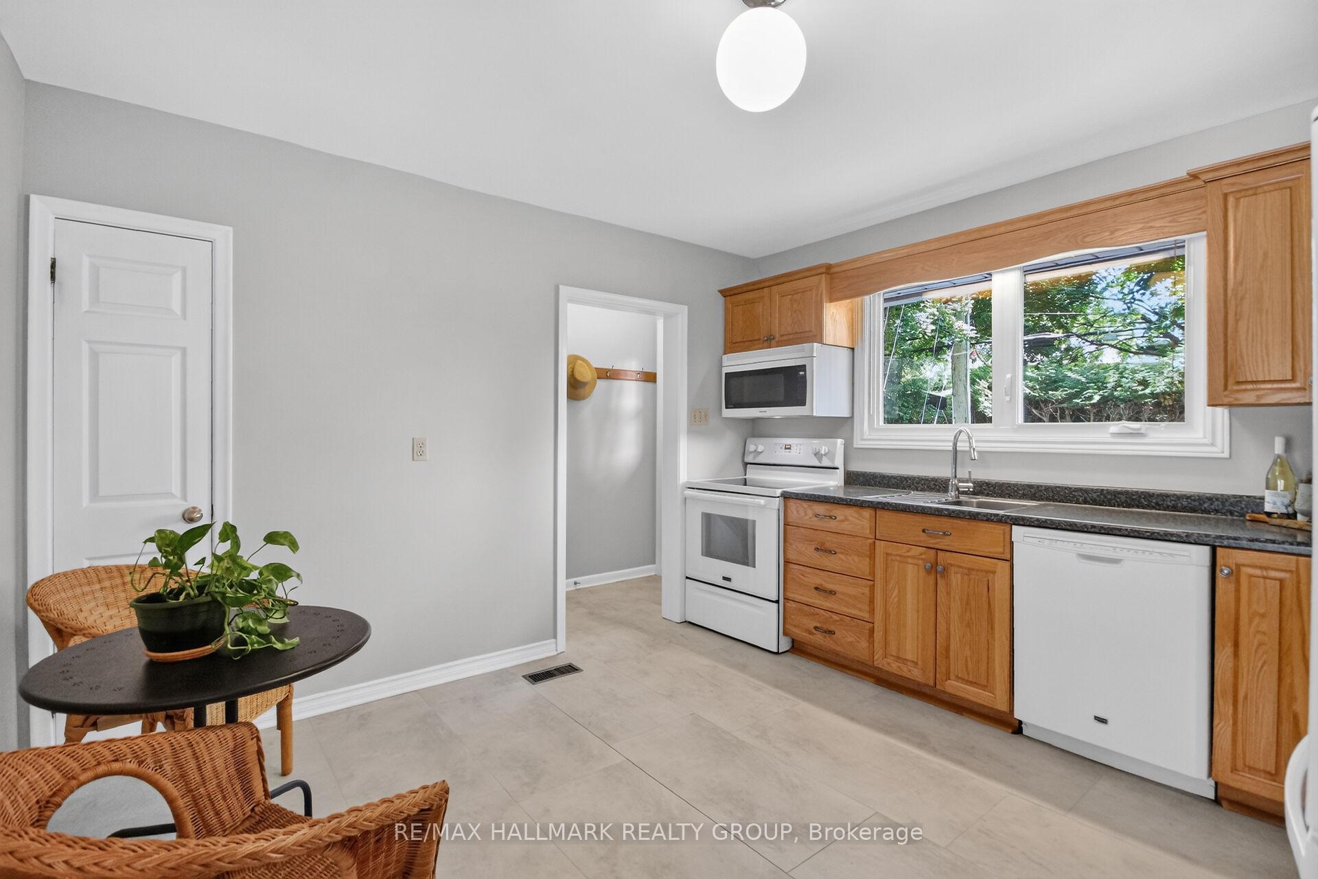 Photo 19 of 2670 Iris Street, Ottawa, Queensway Terrace South/Ridgeview — HOMEH