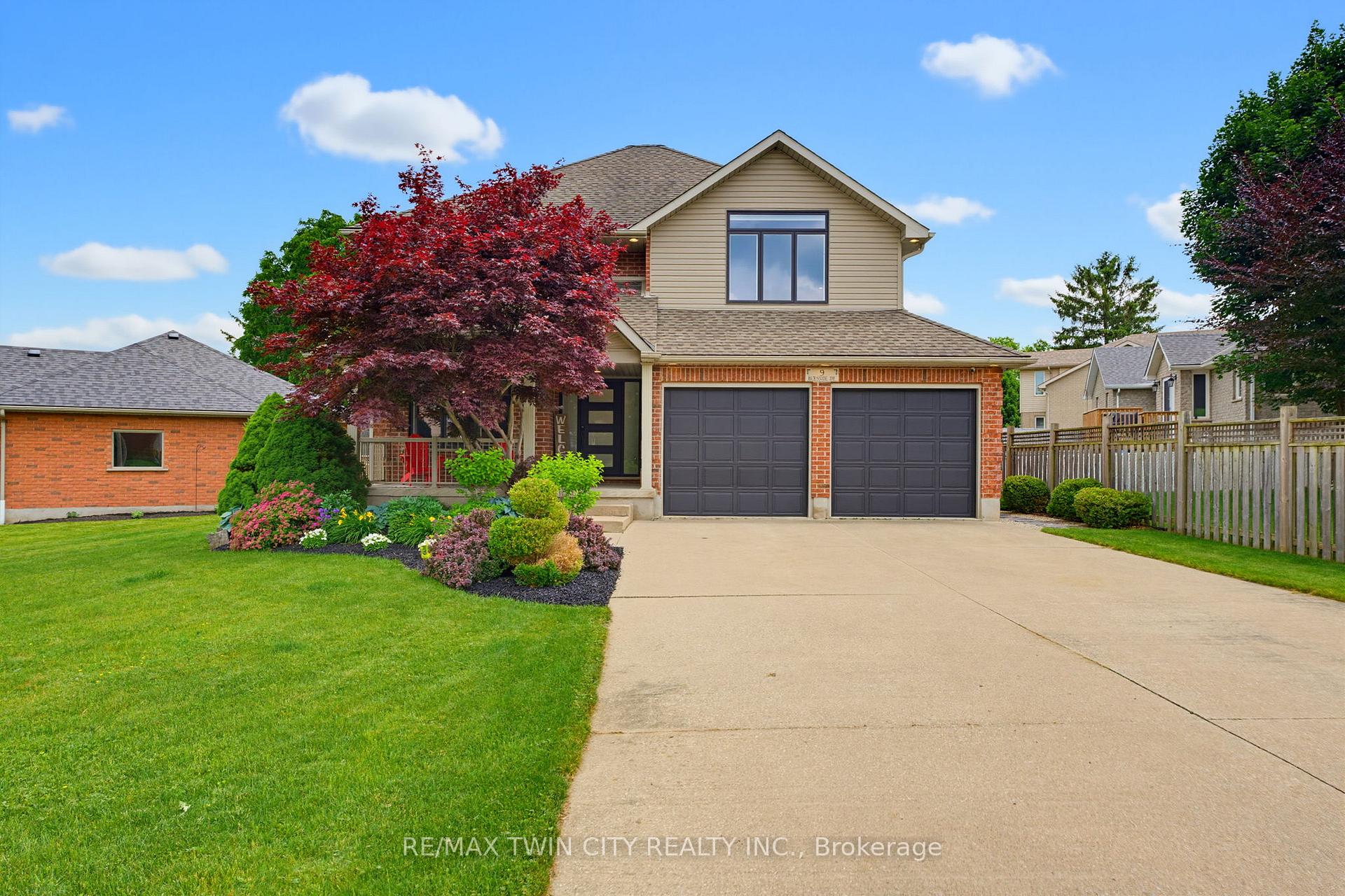 Photo 1 of 9 Burnside Drive, North Dumfries — HOMEH