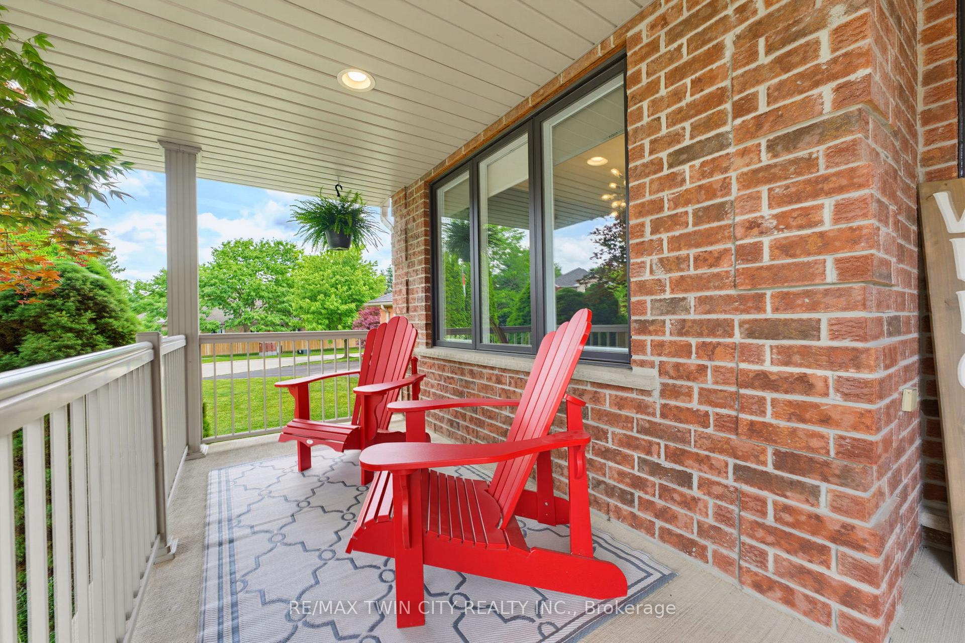 Photo 4 of 9 Burnside Drive, North Dumfries — HOMEH