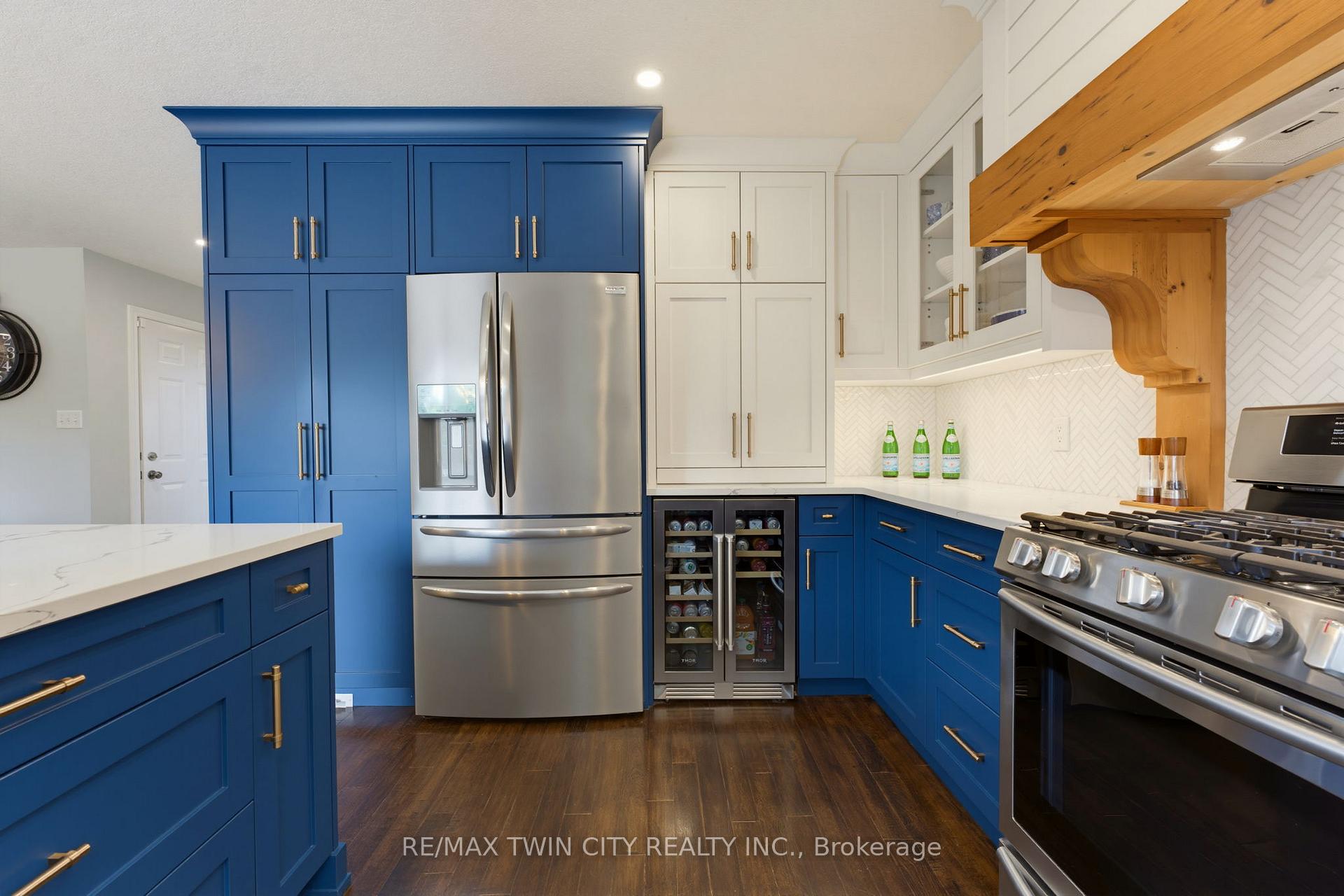 Photo 12 of 9 Burnside Drive, North Dumfries — HOMEH