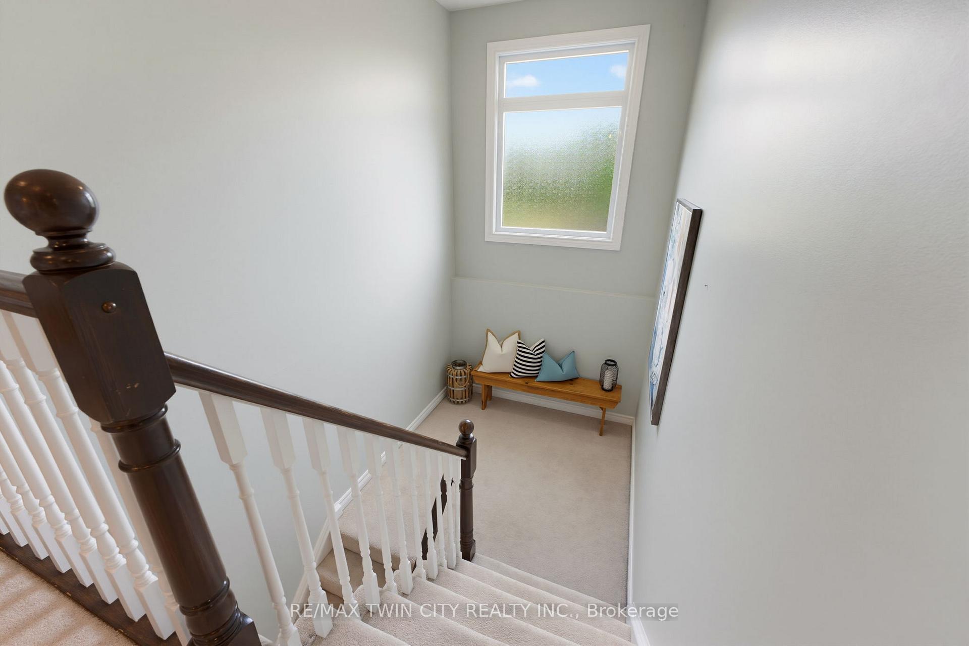 Photo 17 of 9 Burnside Drive, North Dumfries — HOMEH