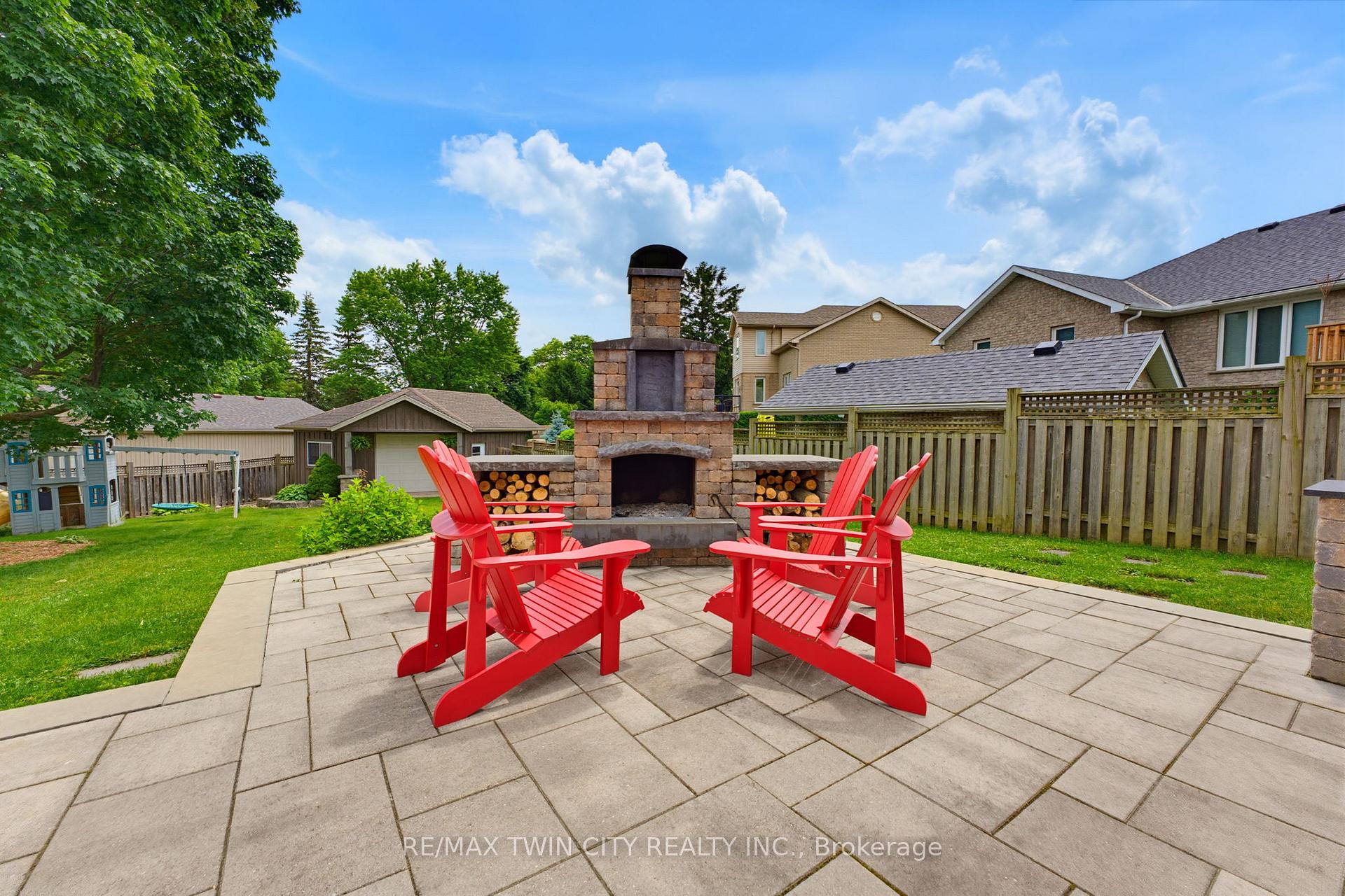 Photo 29 of 9 Burnside Drive, North Dumfries — HOMEH