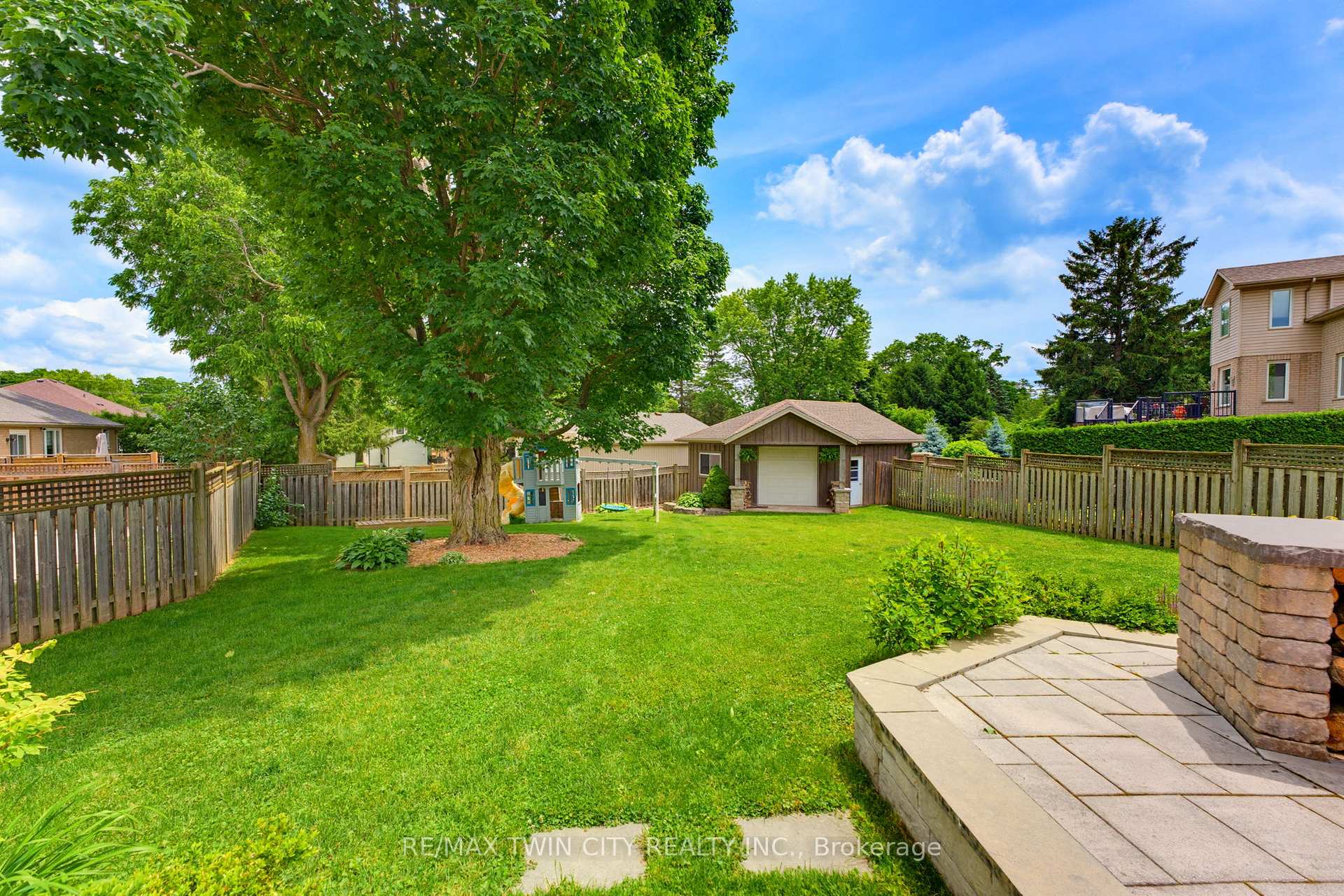 Photo 31 of 9 Burnside Drive, North Dumfries — HOMEH