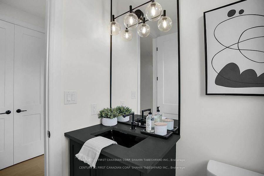 Photo 3 of 2299 Darwin Crescent, London, South V — HOMEH