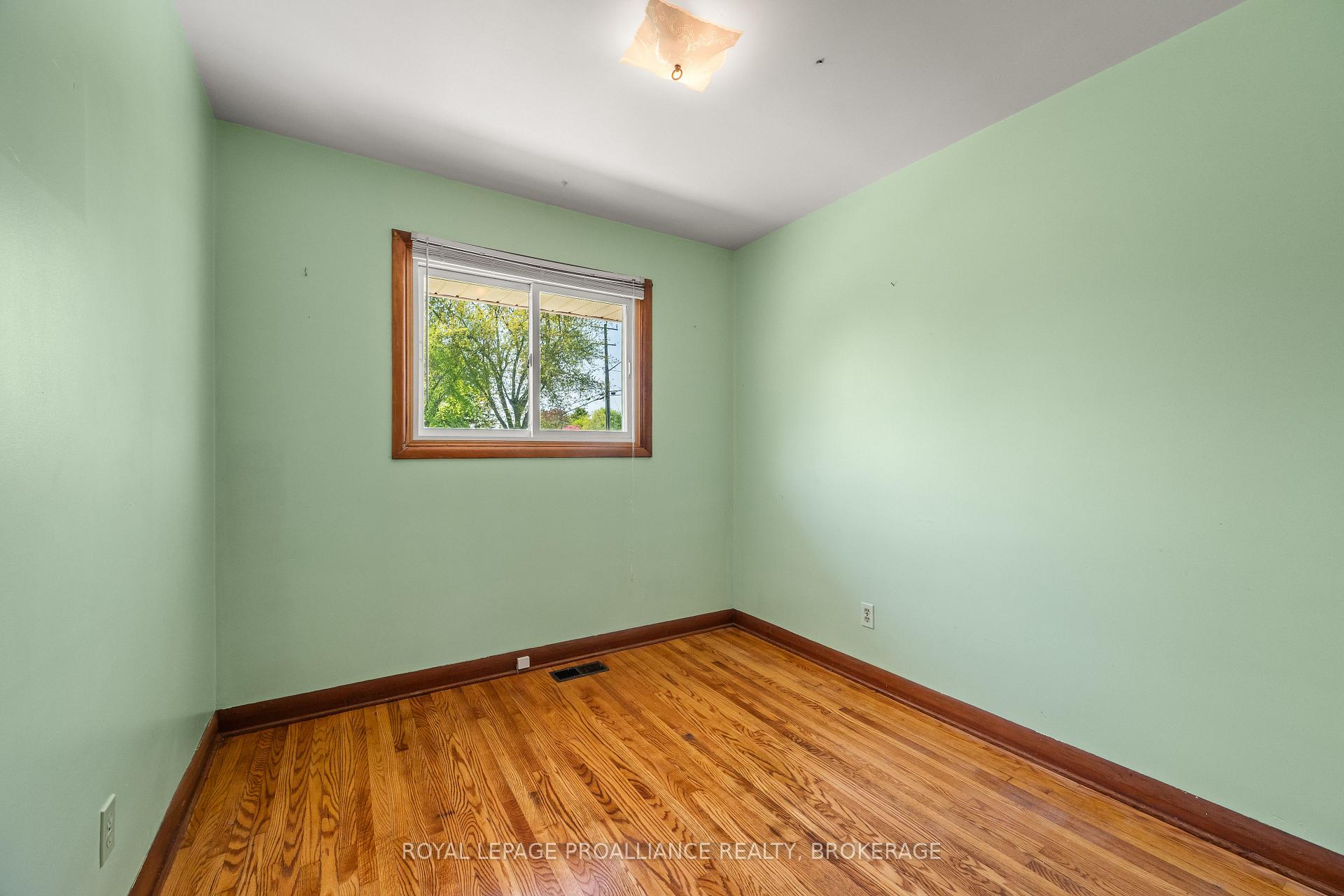 Photo 17 of 2426 Cole Hill Road, Kingston, City North of 401 — HOMEH
