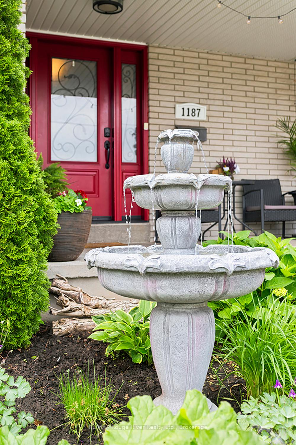 Photo 4 of 1187 Wakefield Crescent, Oshawa, Donevan — HOMEH