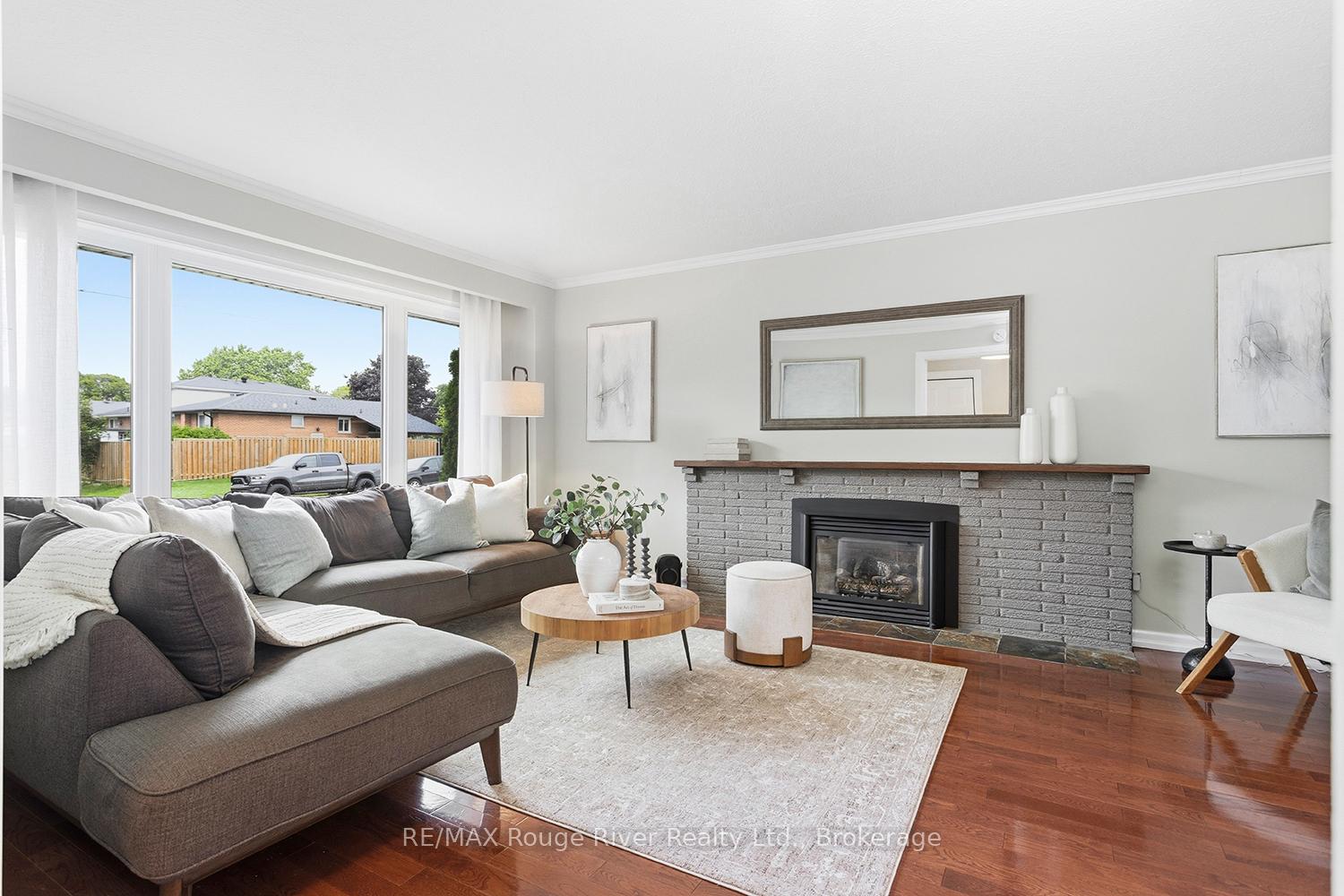 Photo 9 of 1187 Wakefield Crescent, Oshawa, Donevan — HOMEH