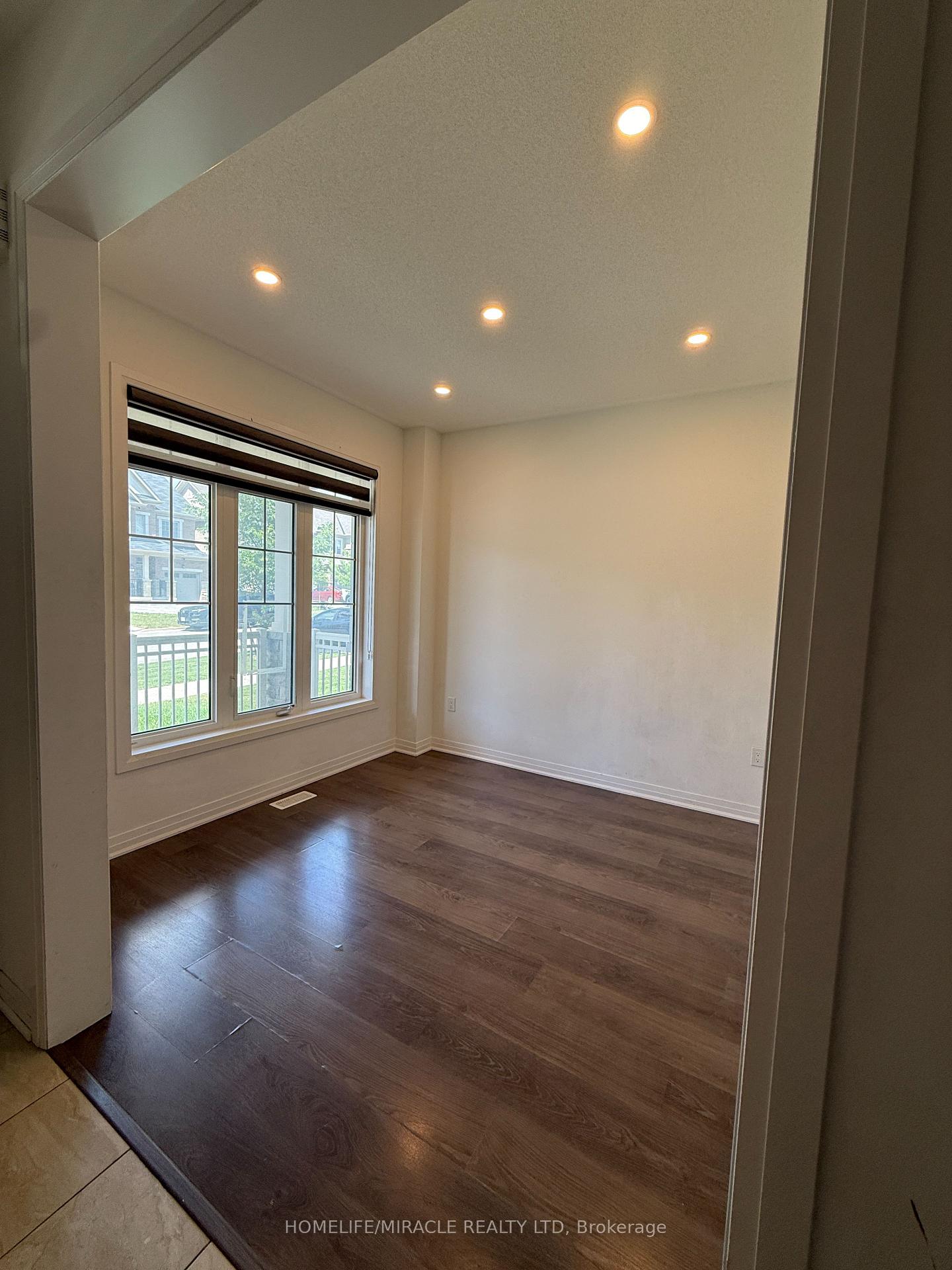Photo 11 of 17 Casserley Crescent, New Tecumseth, Tottenham — HOMEH