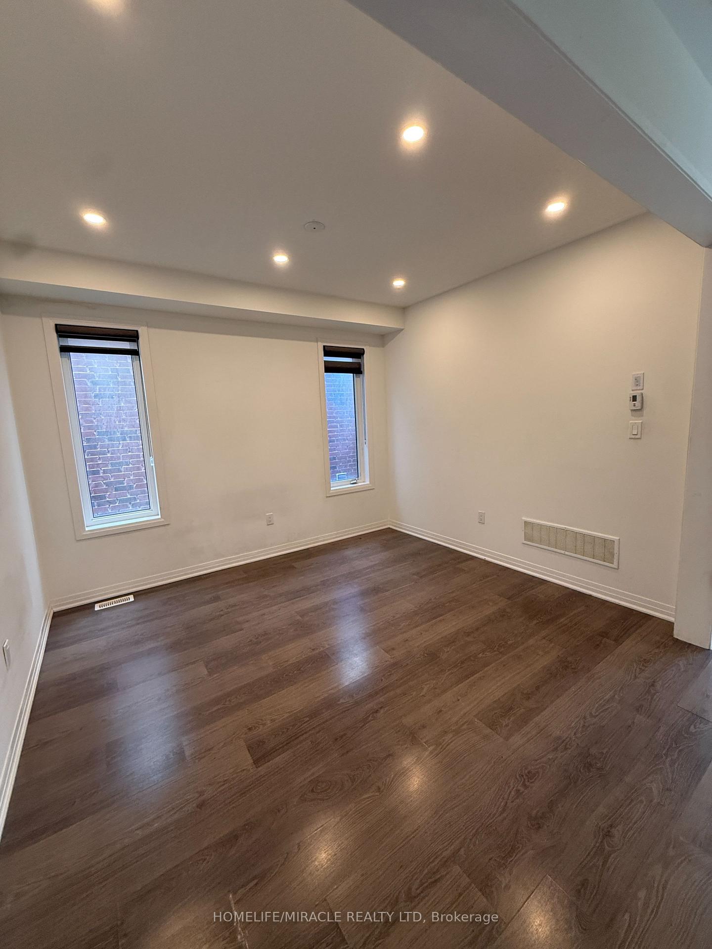 Photo 14 of 17 Casserley Crescent, New Tecumseth, Tottenham — HOMEH