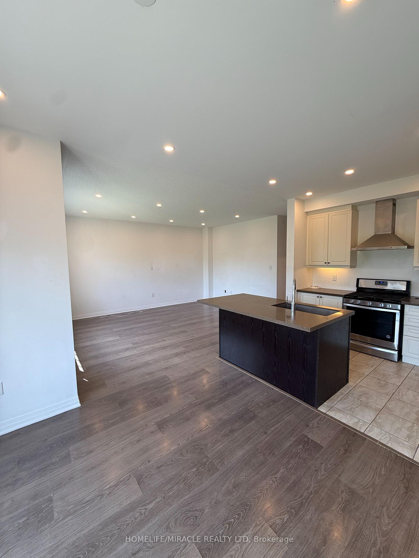 Photo 24 of 17 Casserley Crescent, New Tecumseth, Tottenham — HOMEH