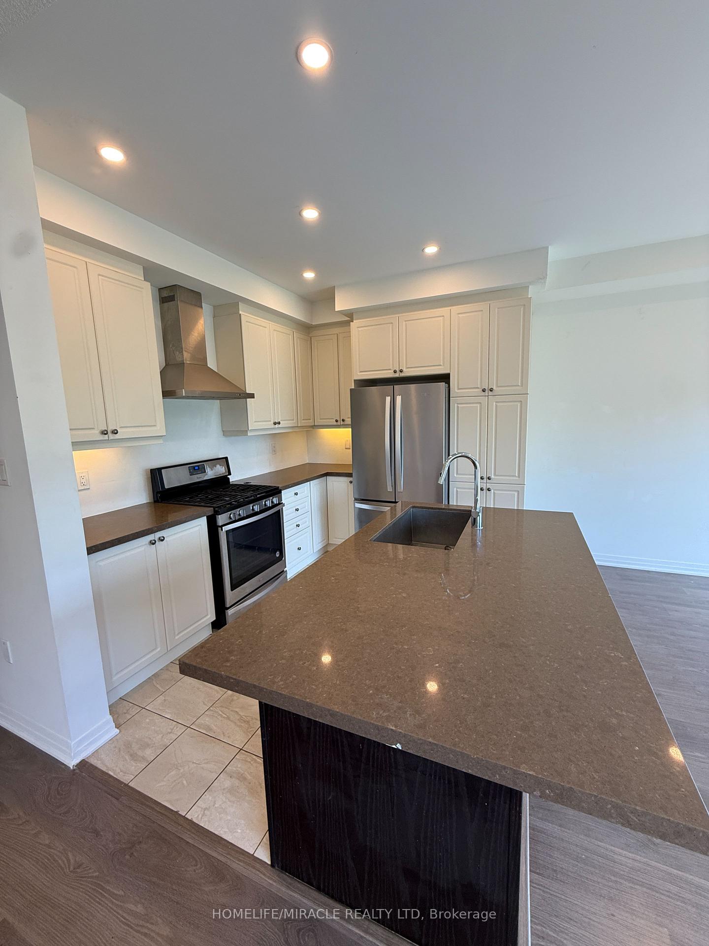 Photo 26 of 17 Casserley Crescent, New Tecumseth, Tottenham — HOMEH