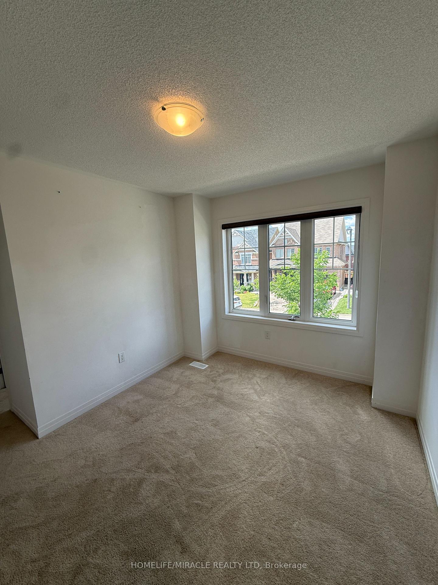 Photo 32 of 17 Casserley Crescent, New Tecumseth, Tottenham — HOMEH
