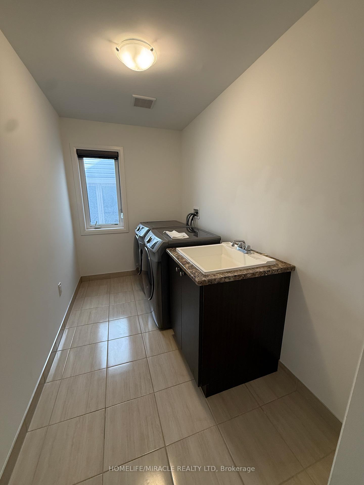 Photo 40 of 17 Casserley Crescent, New Tecumseth, Tottenham — HOMEH