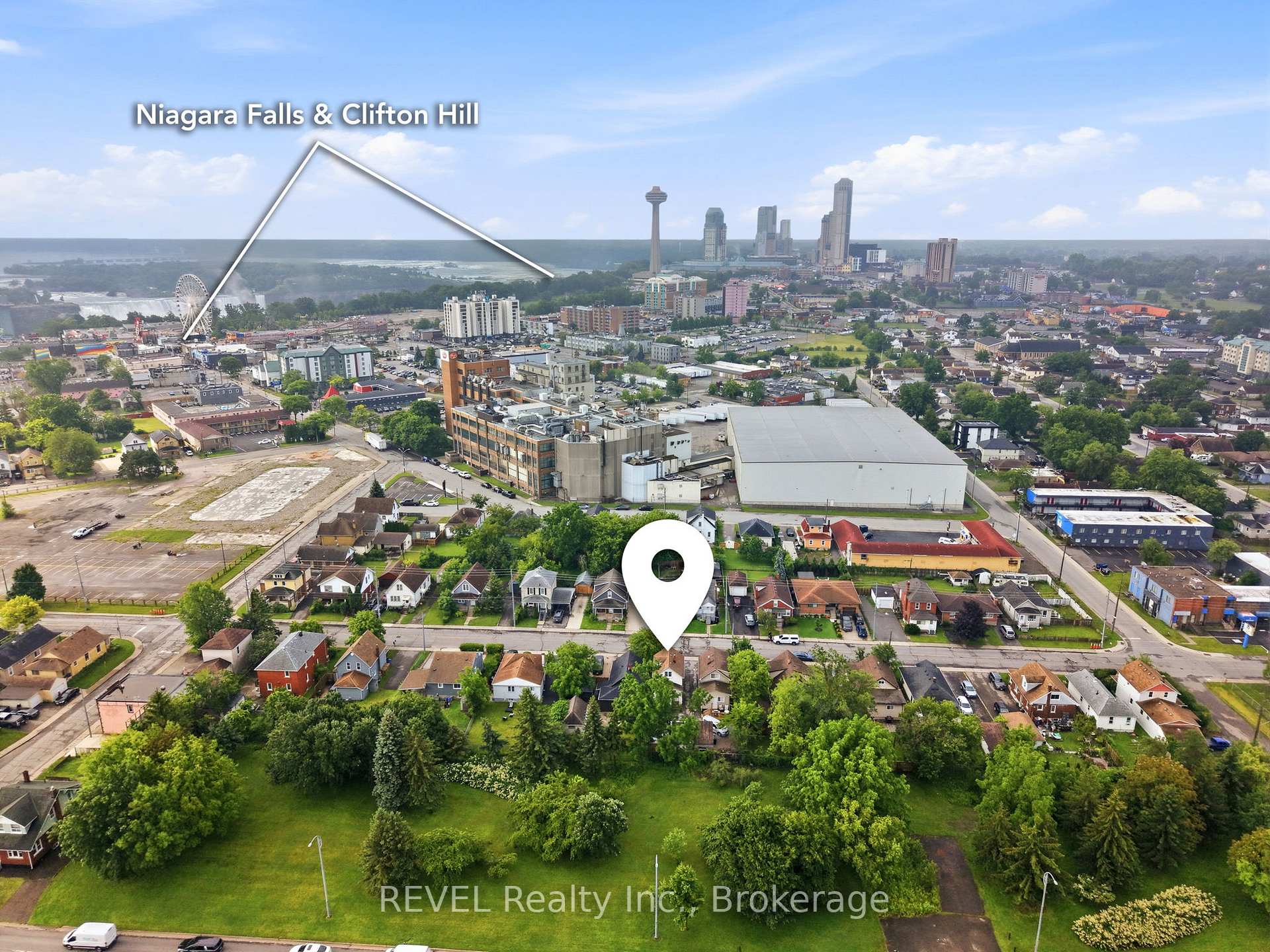 Photo 2 of 5227 Kitchener Street, Niagara Falls, Clifton Hill — HOMEH