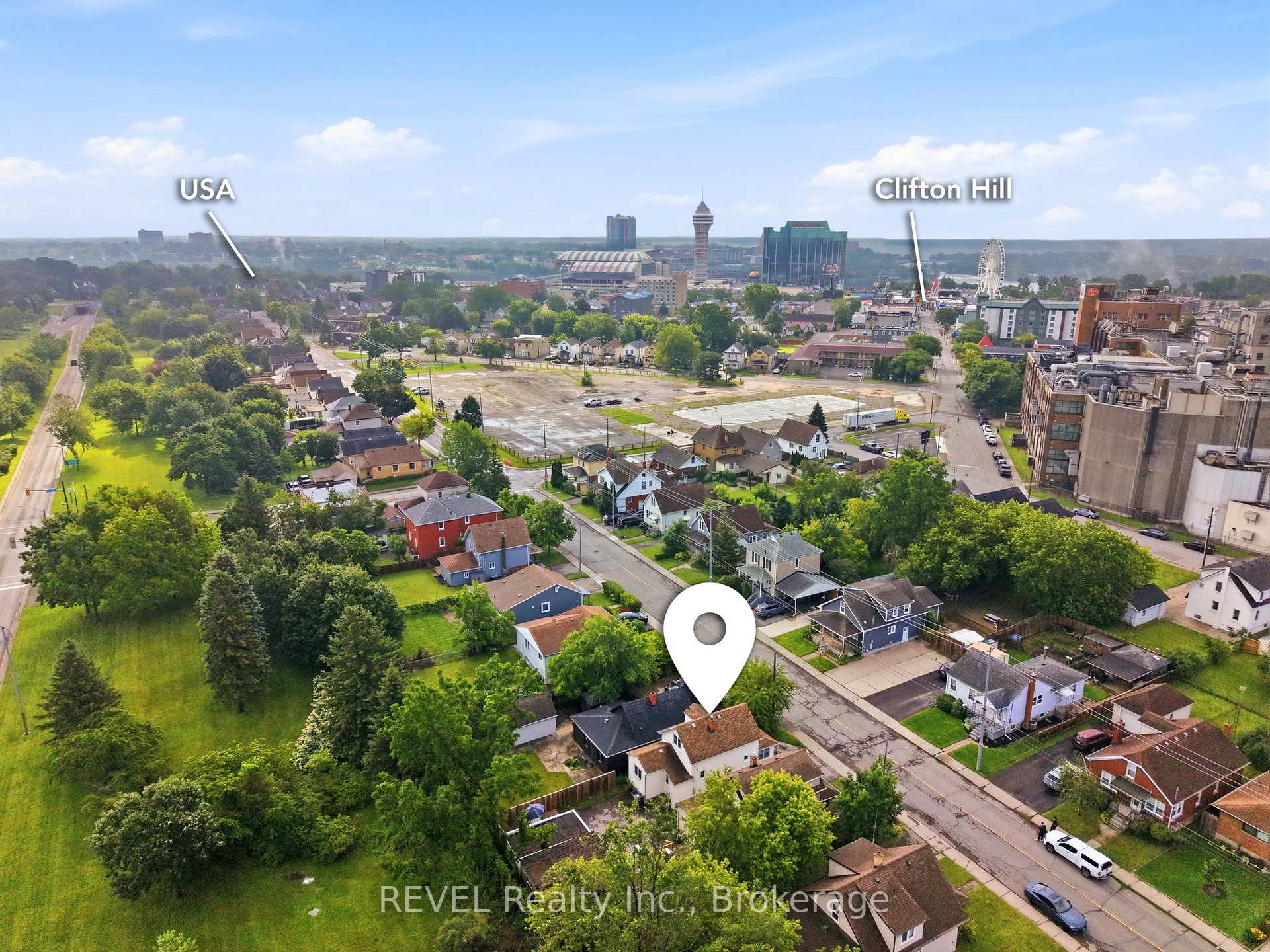 Photo 3 of 5227 Kitchener Street, Niagara Falls, Clifton Hill — HOMEH