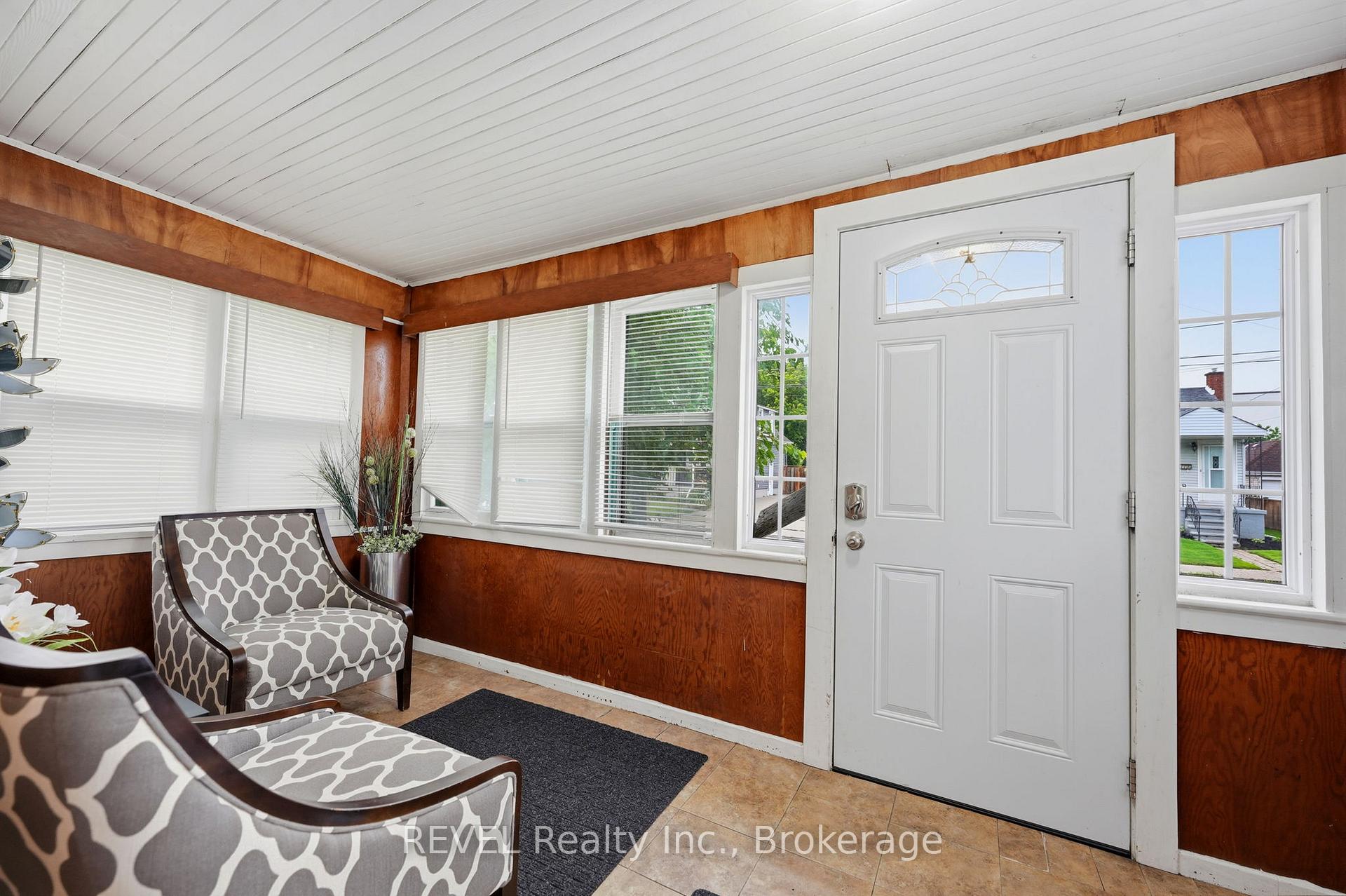 Photo 6 of 5227 Kitchener Street, Niagara Falls, Clifton Hill — HOMEH