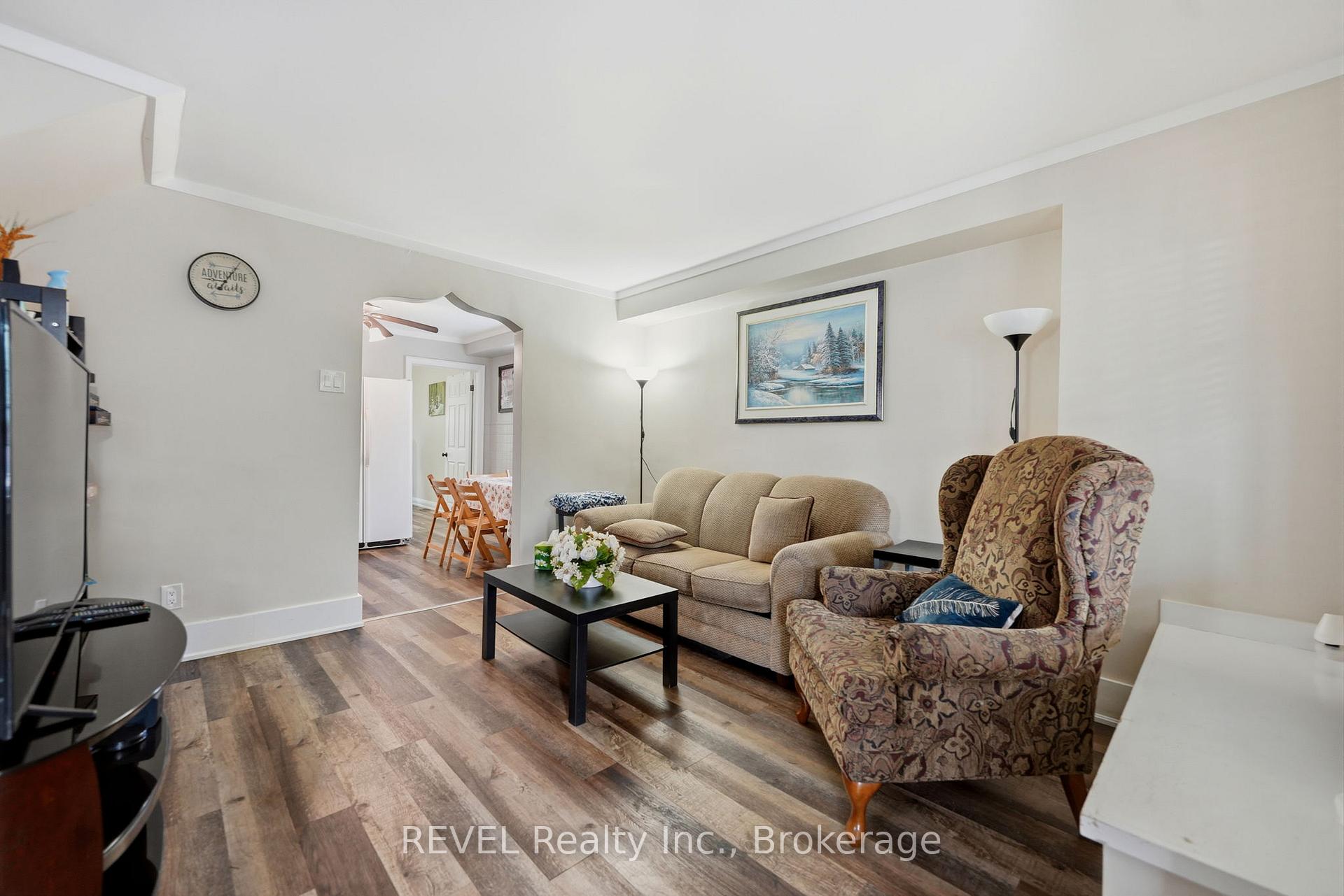 Photo 10 of 5227 Kitchener Street, Niagara Falls, Clifton Hill — HOMEH