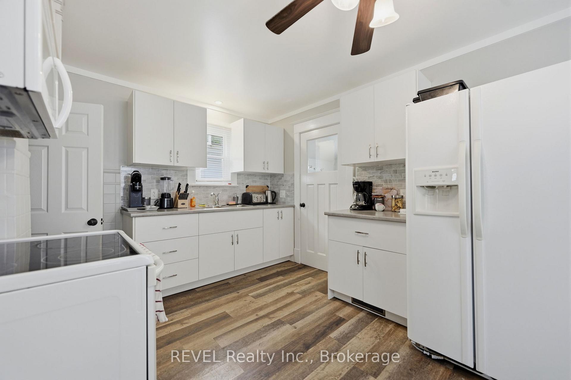Photo 11 of 5227 Kitchener Street, Niagara Falls, Clifton Hill — HOMEH