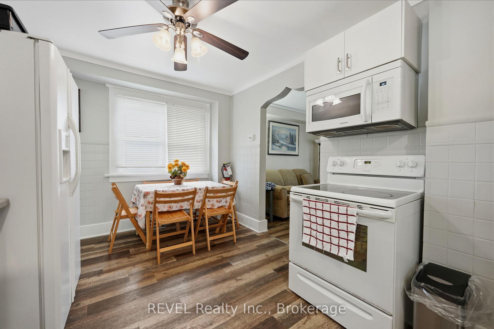 Photo 13 of 5227 Kitchener Street, Niagara Falls, Clifton Hill — HOMEH