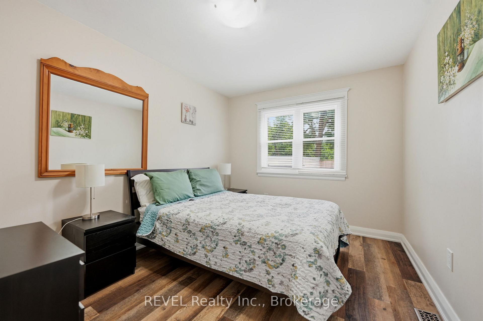 Photo 15 of 5227 Kitchener Street, Niagara Falls, Clifton Hill — HOMEH
