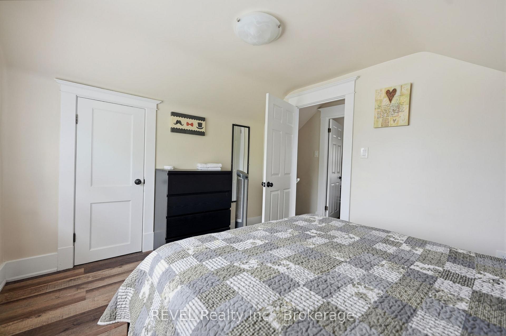 Photo 17 of 5227 Kitchener Street, Niagara Falls, Clifton Hill — HOMEH