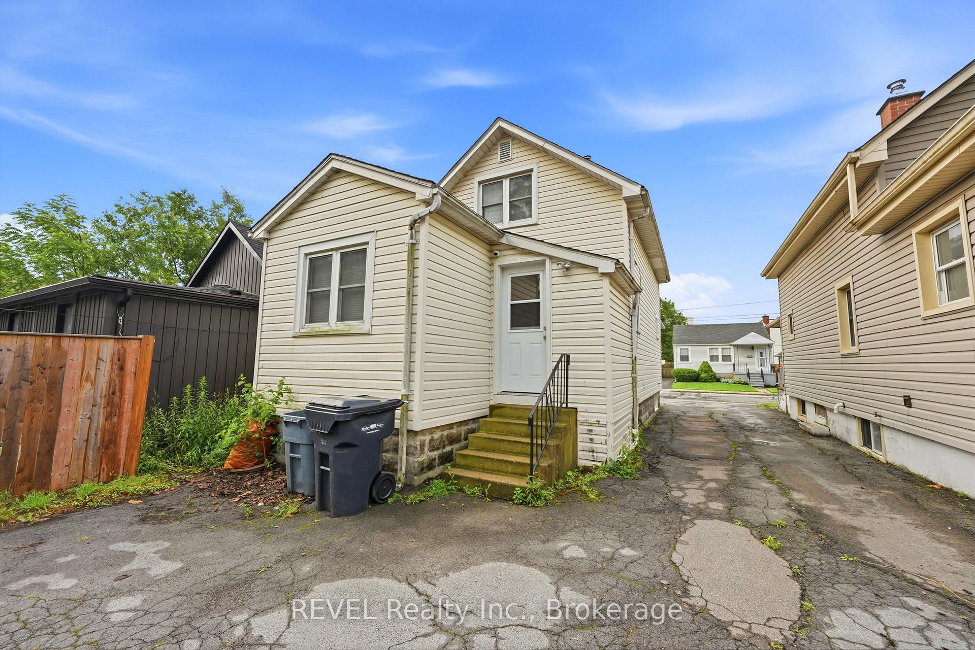 Photo 25 of 5227 Kitchener Street, Niagara Falls, Clifton Hill — HOMEH