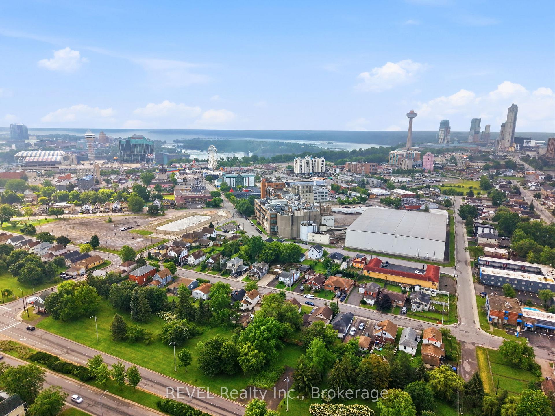 Photo 31 of 5227 Kitchener Street, Niagara Falls, Clifton Hill — HOMEH