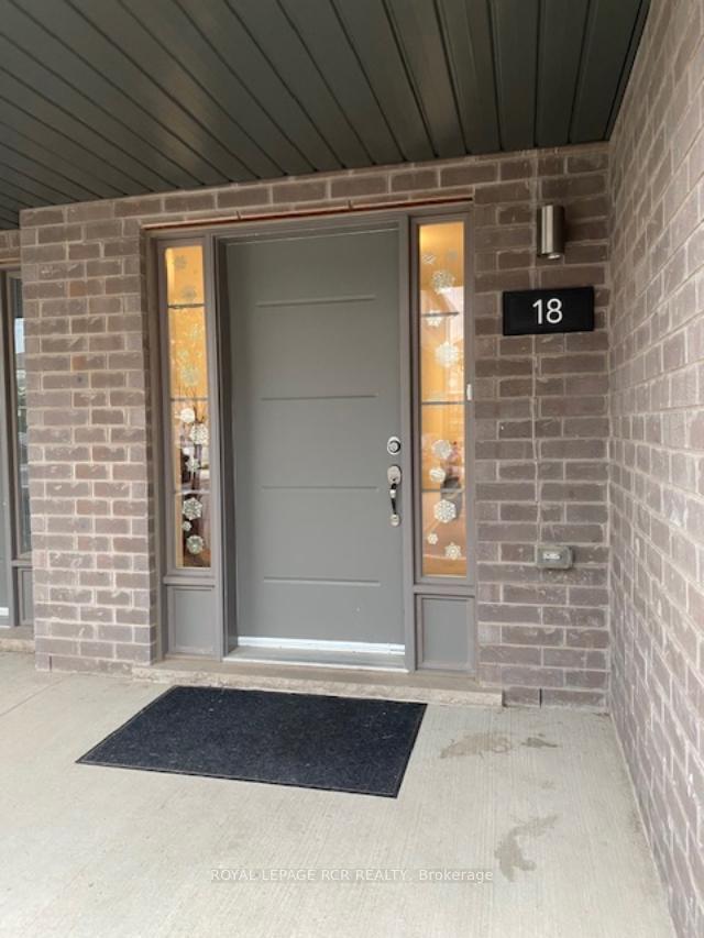 Photo 3 of Unit 18, 205 West Oak Trail, Kitchener, Rosenburg — HOMEH