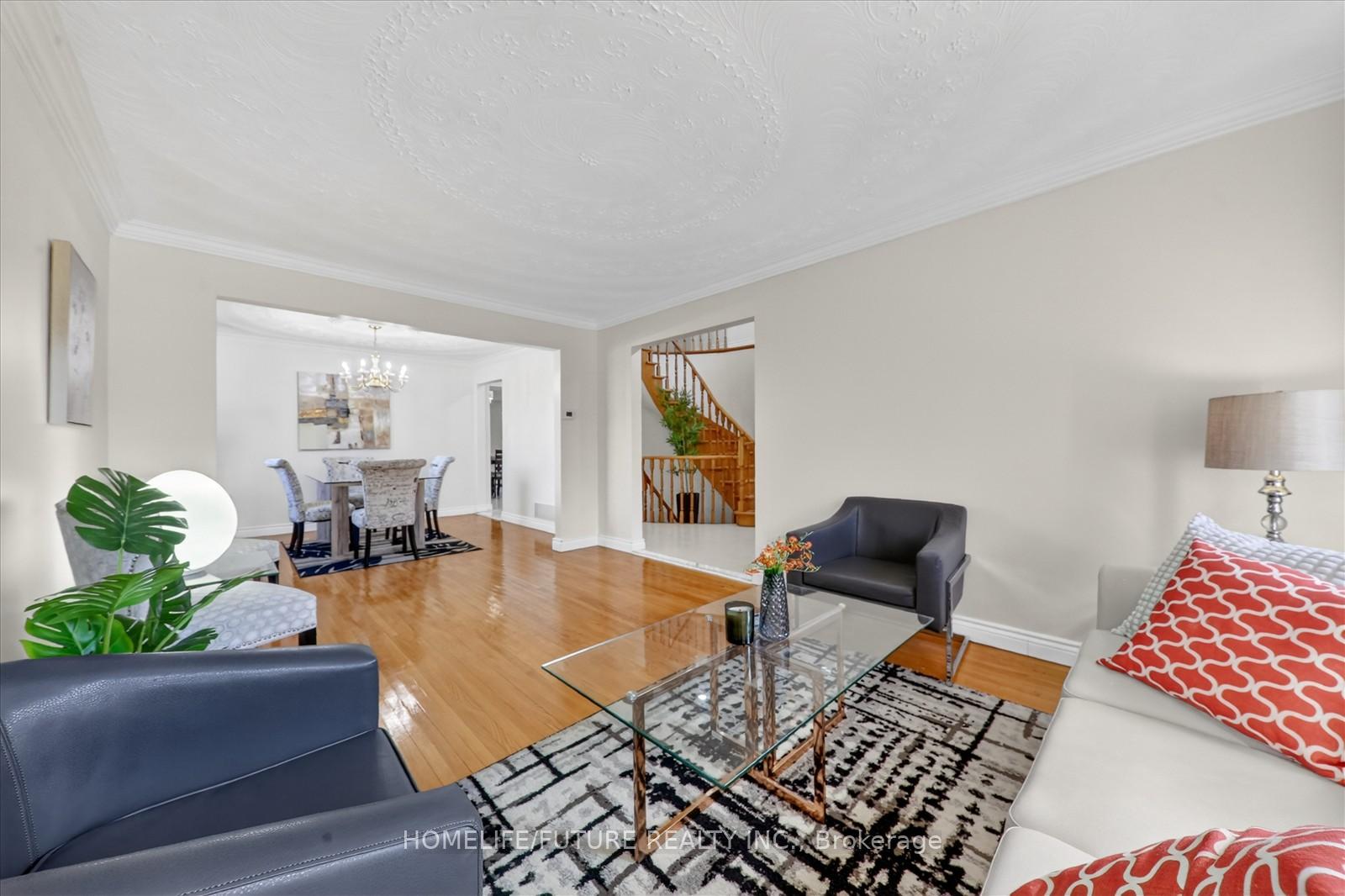 Photo 11 of 2 Lovel Avenue, Scarborough, Rouge — HOMEH