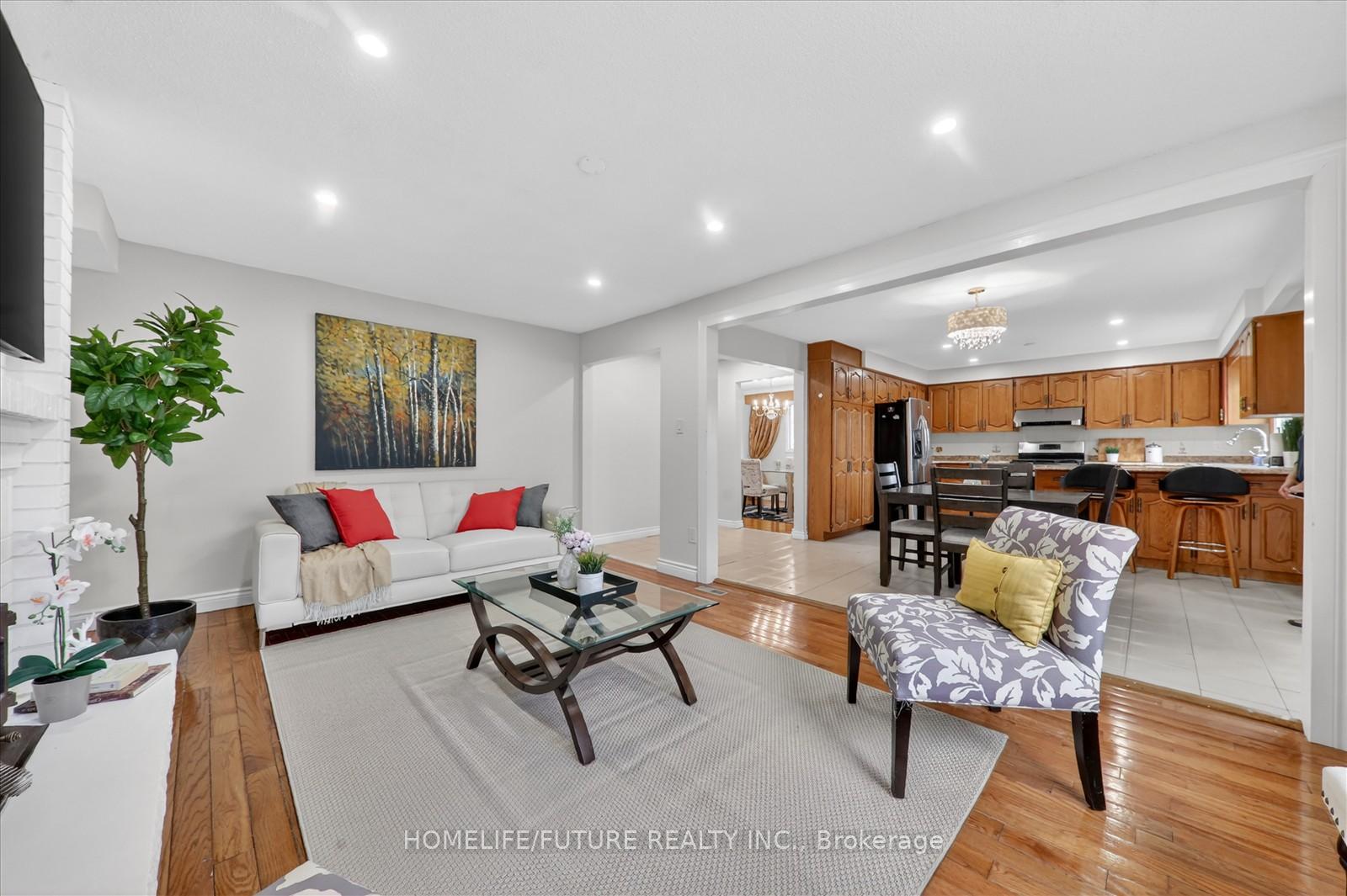 Photo 14 of 2 Lovel Avenue, Scarborough, Rouge — HOMEH