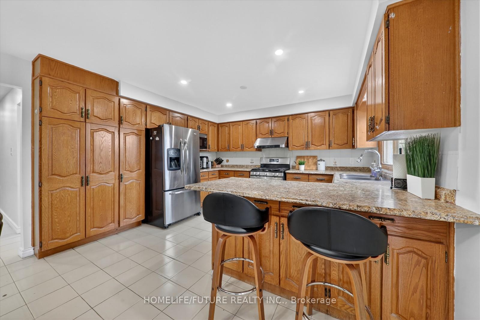 Photo 18 of 2 Lovel Avenue, Scarborough, Rouge — HOMEH