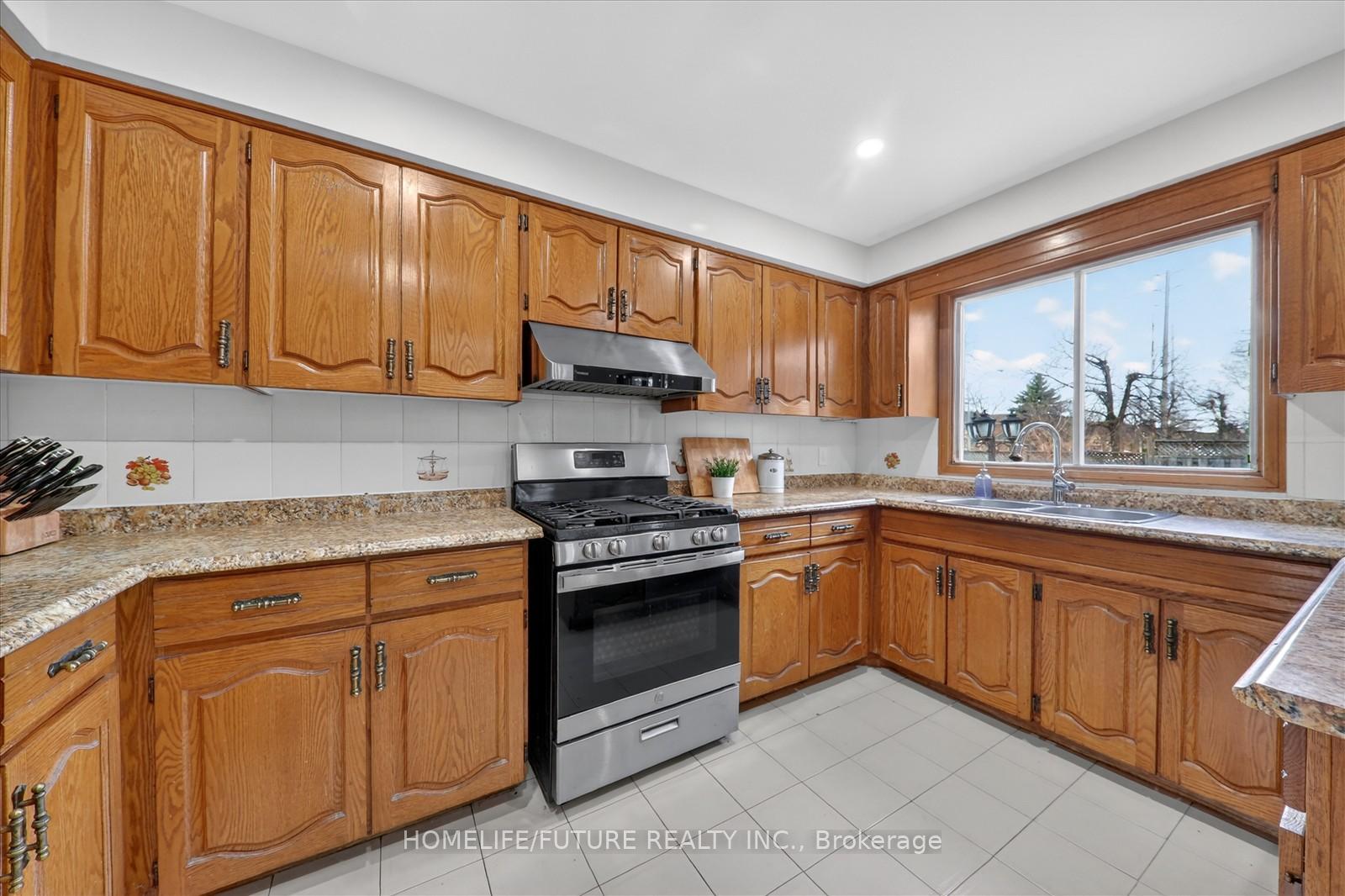 Photo 19 of 2 Lovel Avenue, Scarborough, Rouge — HOMEH