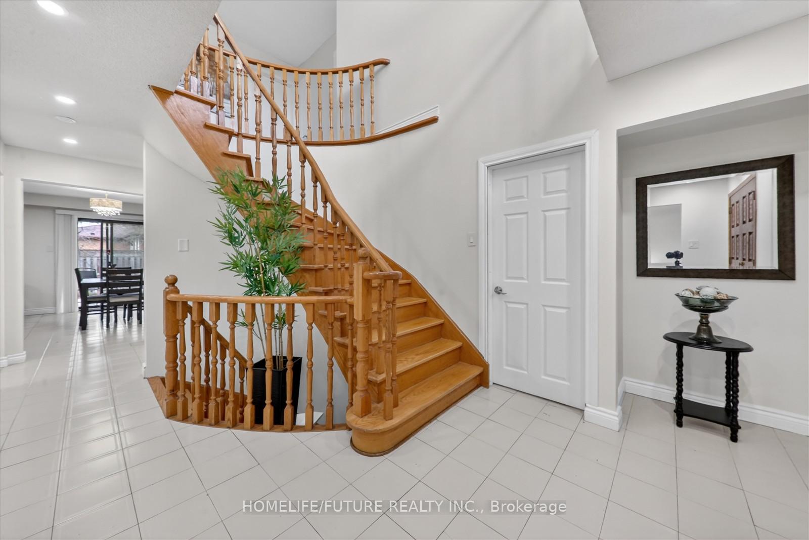 Photo 24 of 2 Lovel Avenue, Scarborough, Rouge — HOMEH