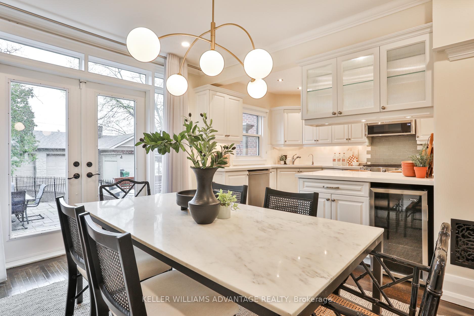 Photo 9 of 25 Whitewood Road, Toronto, Mount Pleasant East — HOMEH