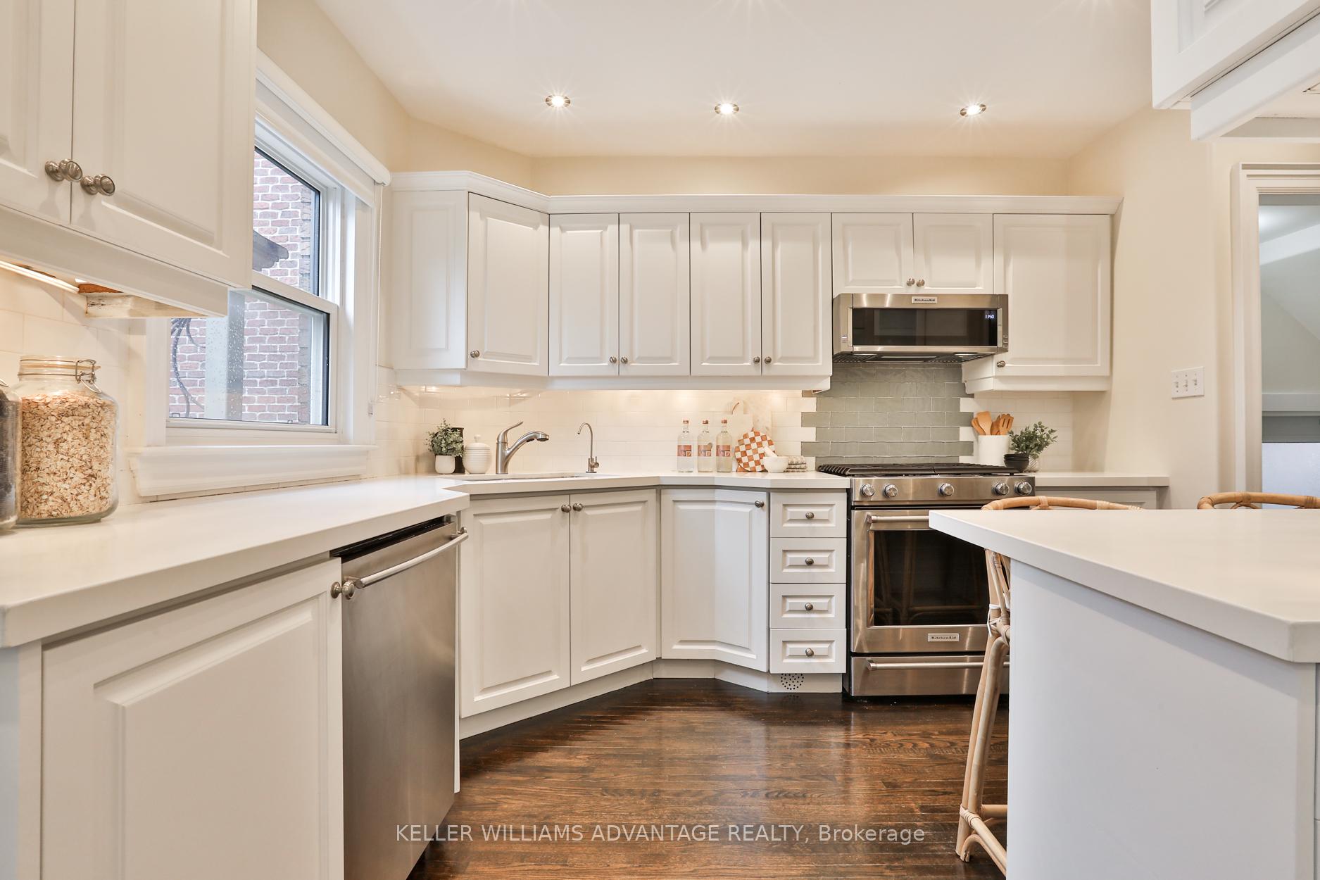 Photo 13 of 25 Whitewood Road, Toronto, Mount Pleasant East — HOMEH
