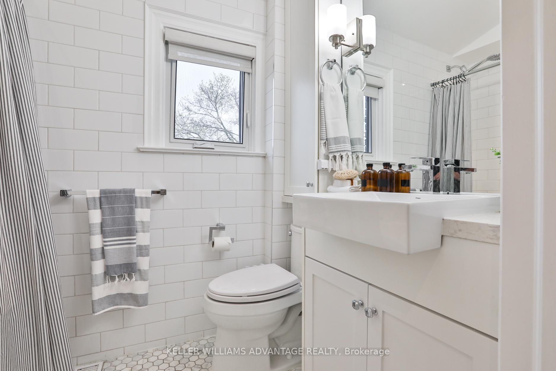 Photo 28 of 25 Whitewood Road, Toronto, Mount Pleasant East — HOMEH