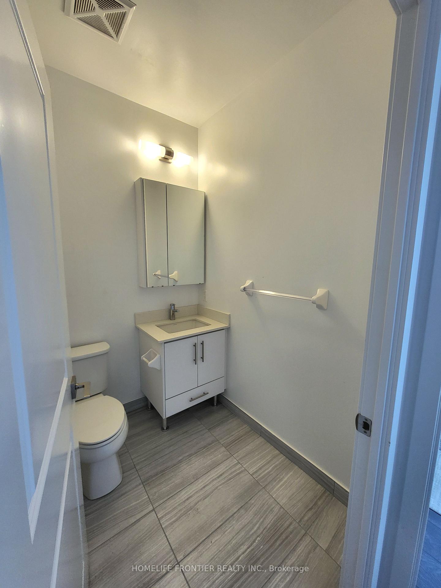 Photo 3 of Unit 903, 75 Oneida Crescent, Richmond Hill, Langstaff — HOMEH