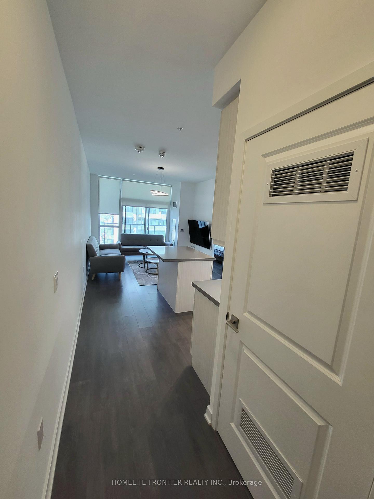 Photo 6 of Unit 903, 75 Oneida Crescent, Richmond Hill, Langstaff — HOMEH