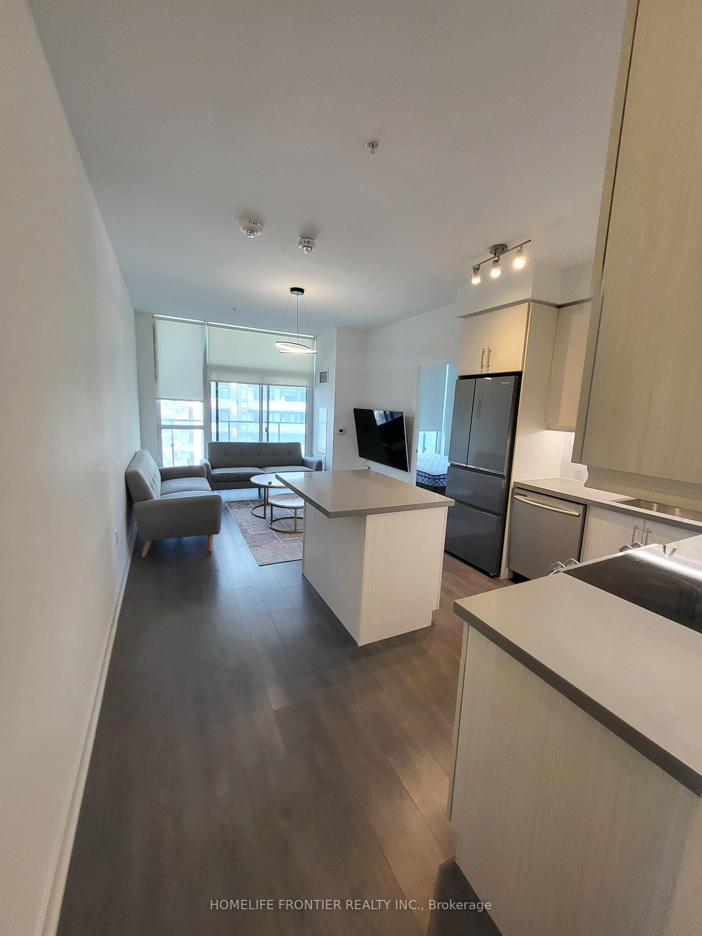 Photo 7 of Unit 903, 75 Oneida Crescent, Richmond Hill, Langstaff — HOMEH