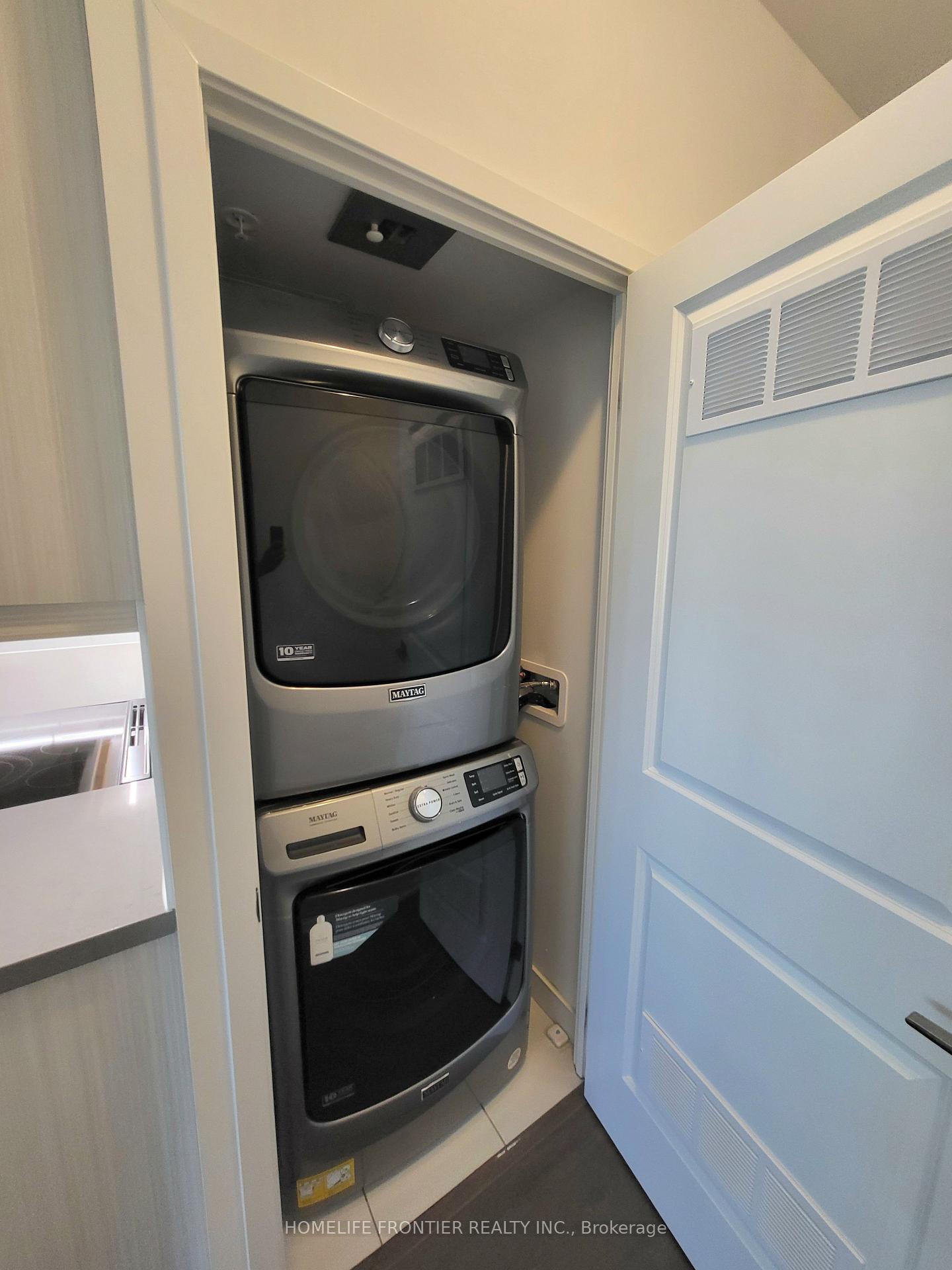 Photo 8 of Unit 903, 75 Oneida Crescent, Richmond Hill, Langstaff — HOMEH