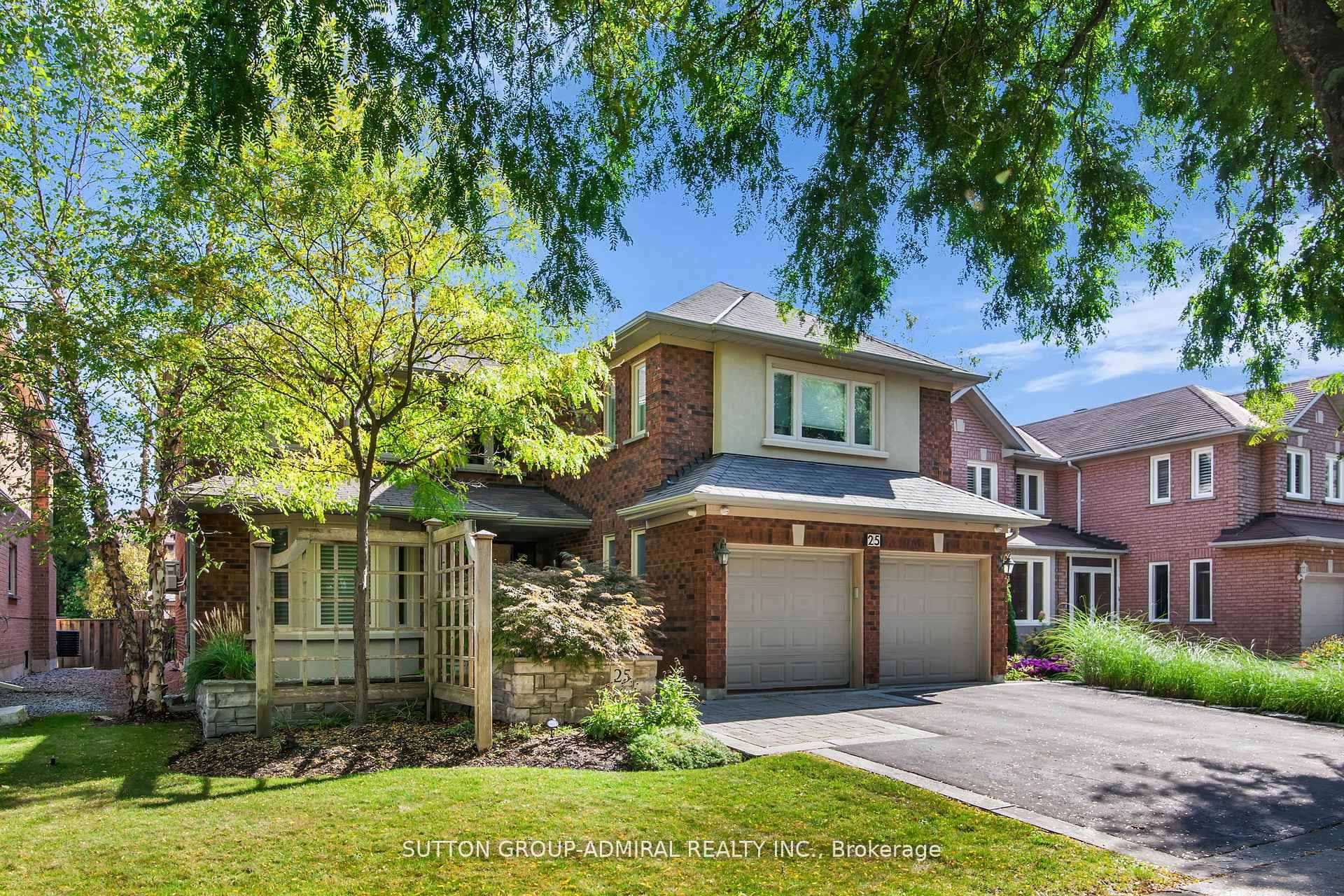 Photo 2 of 25 Grenadier Crescent, Vaughan, Beverley Glen — HOMEH