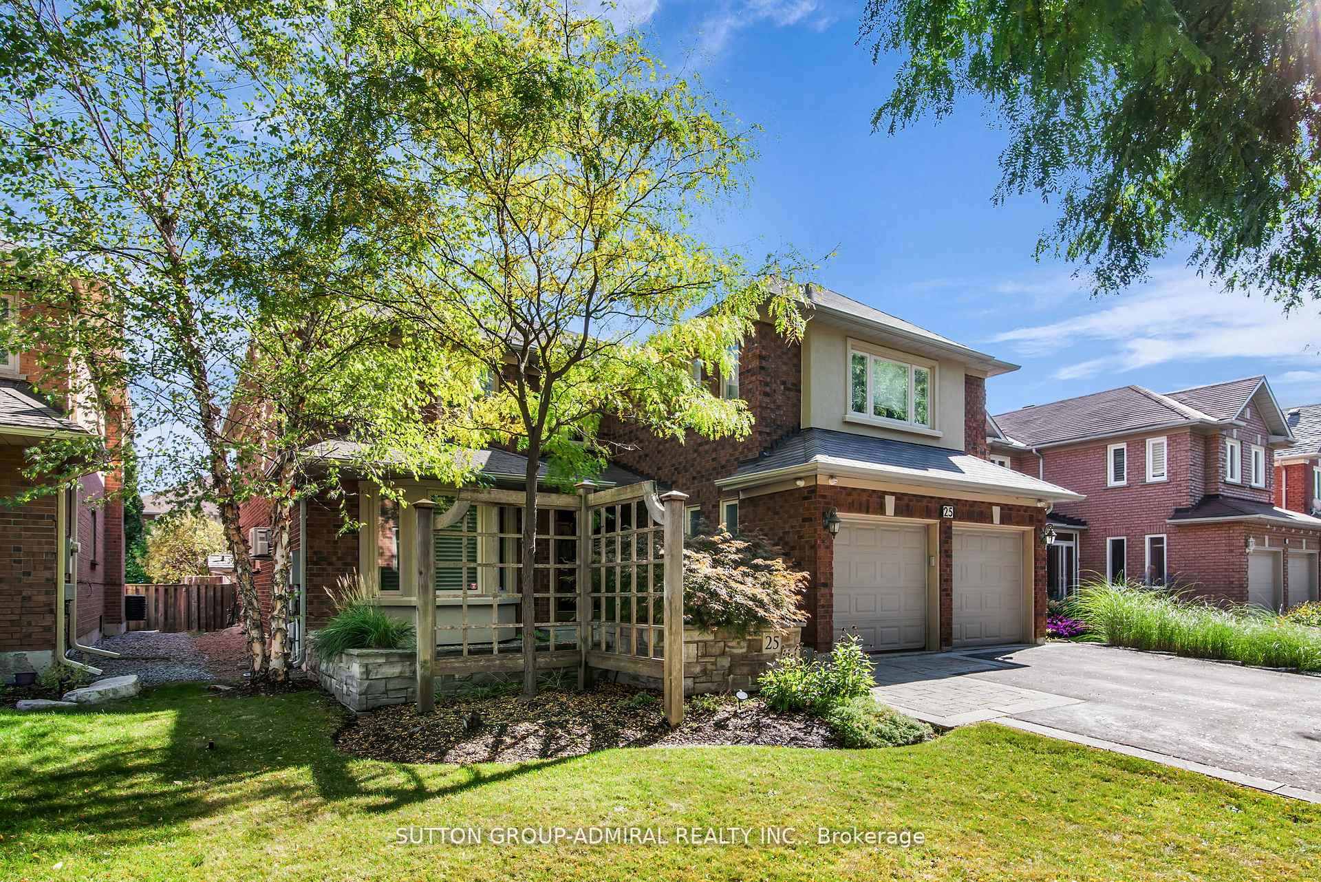 Photo 3 of 25 Grenadier Crescent, Vaughan, Beverley Glen — HOMEH