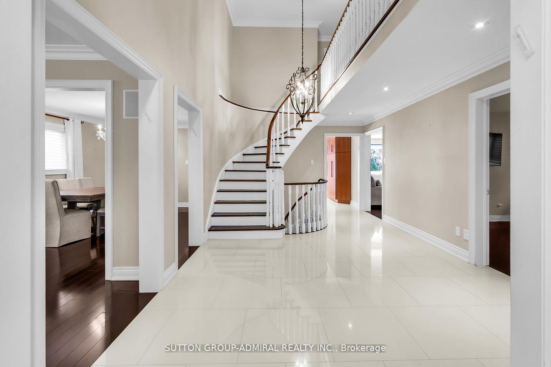 Photo 4 of 25 Grenadier Crescent, Vaughan, Beverley Glen — HOMEH